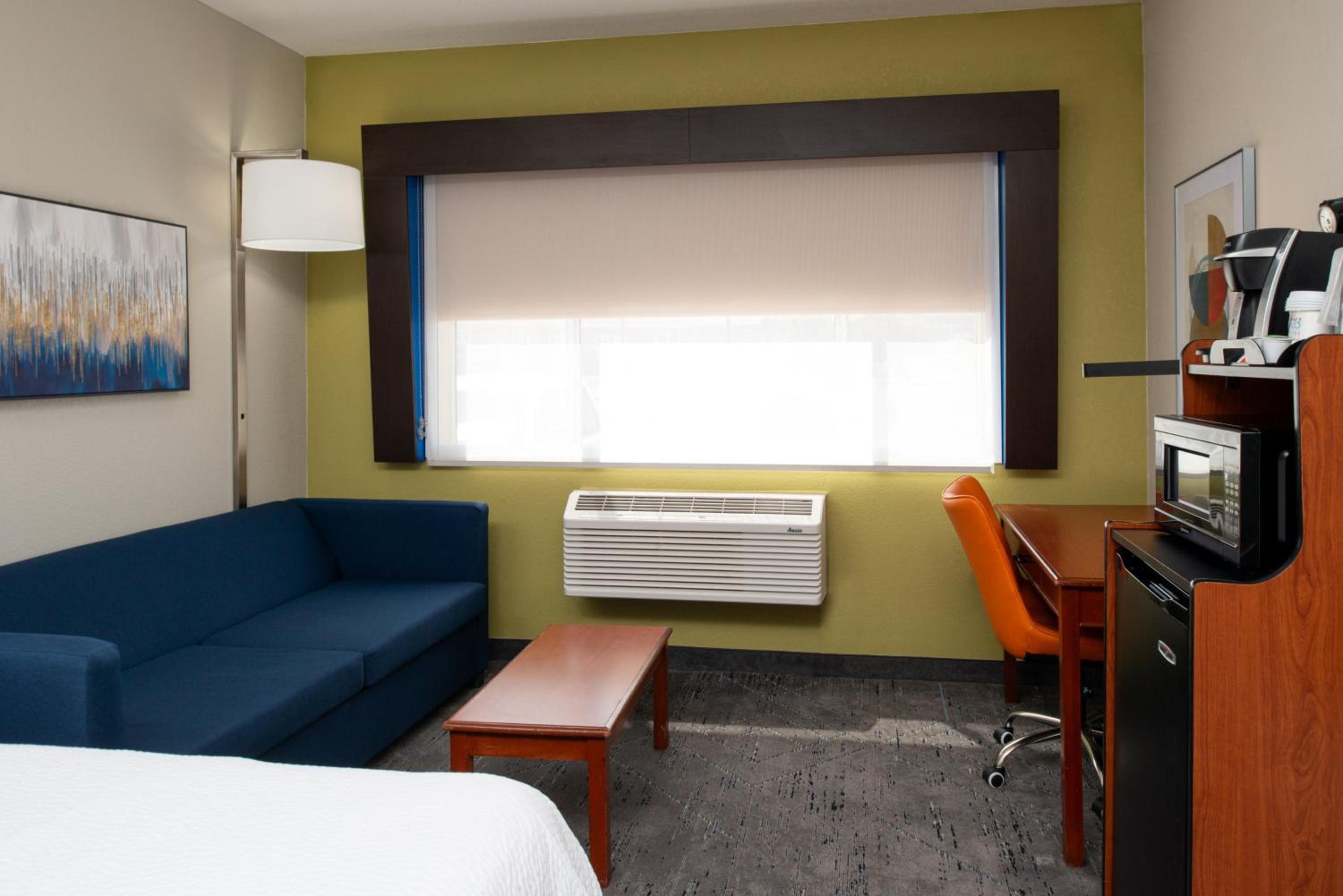 Farmington Vacations - Holiday Inn Express Hotel  Suites Farmington, an IHG Hotel - Property Image 69