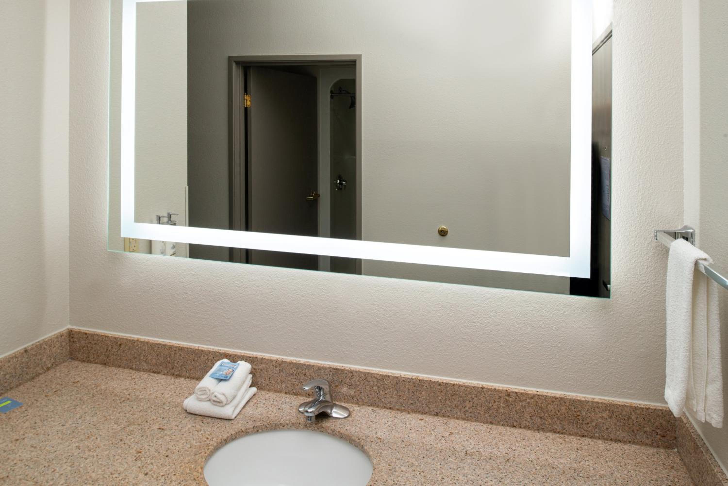 Farmington Vacations - Holiday Inn Express Hotel  Suites Farmington, an IHG Hotel - Property Image 59