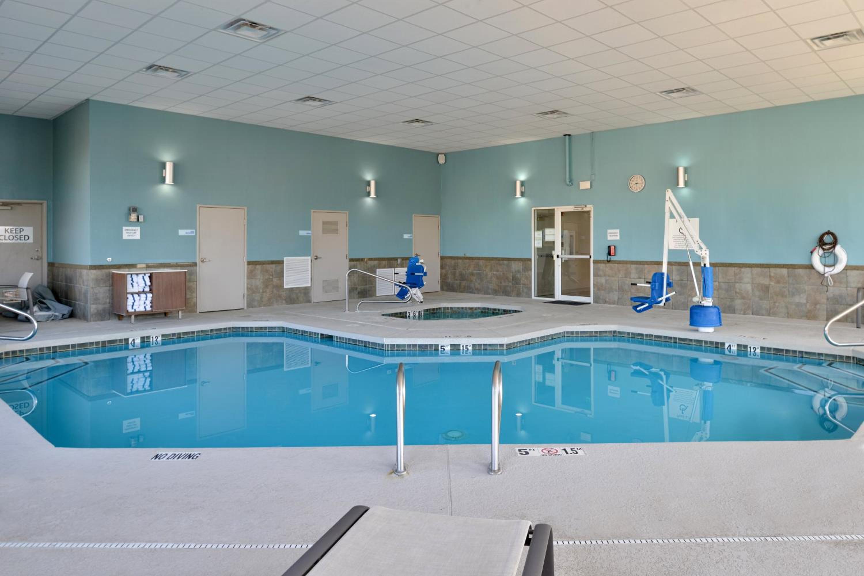 Farmington Vacations - Holiday Inn Express Hotel  Suites Farmington, an IHG Hotel - Property Image 8