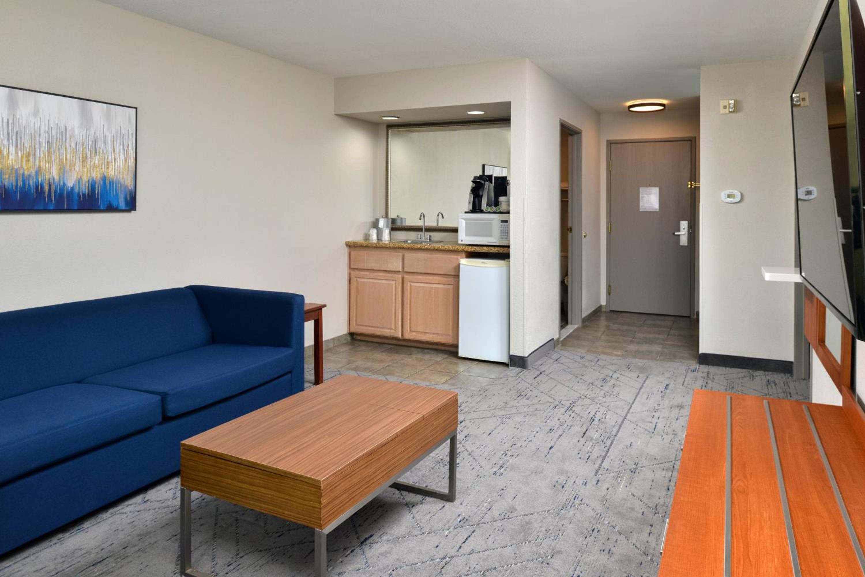 Farmington Vacations - Holiday Inn Express Hotel  Suites Farmington, an IHG Hotel - Property Image 35