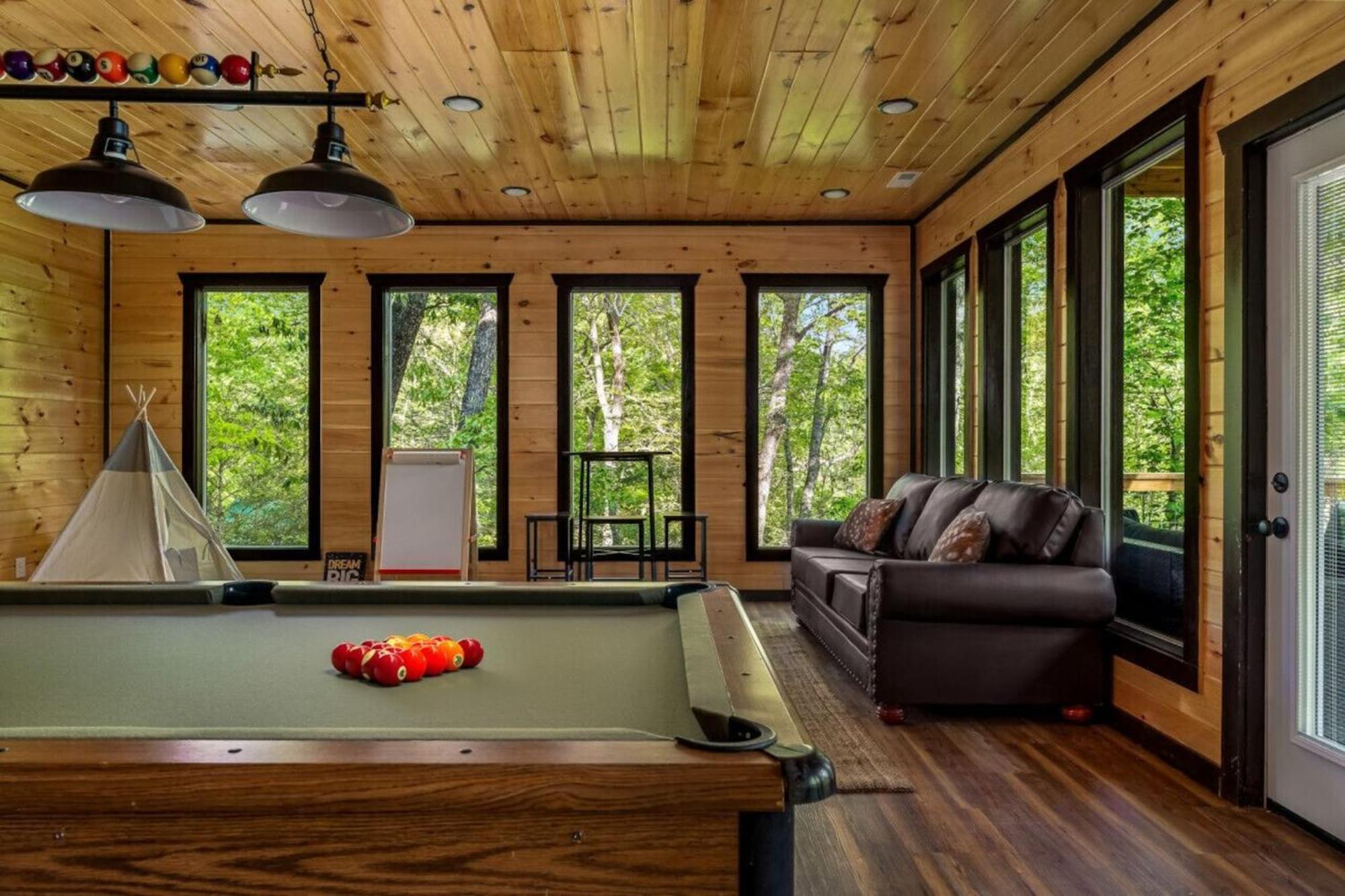 Mountain Majesty By Ghosal Luxury Lodging view 3