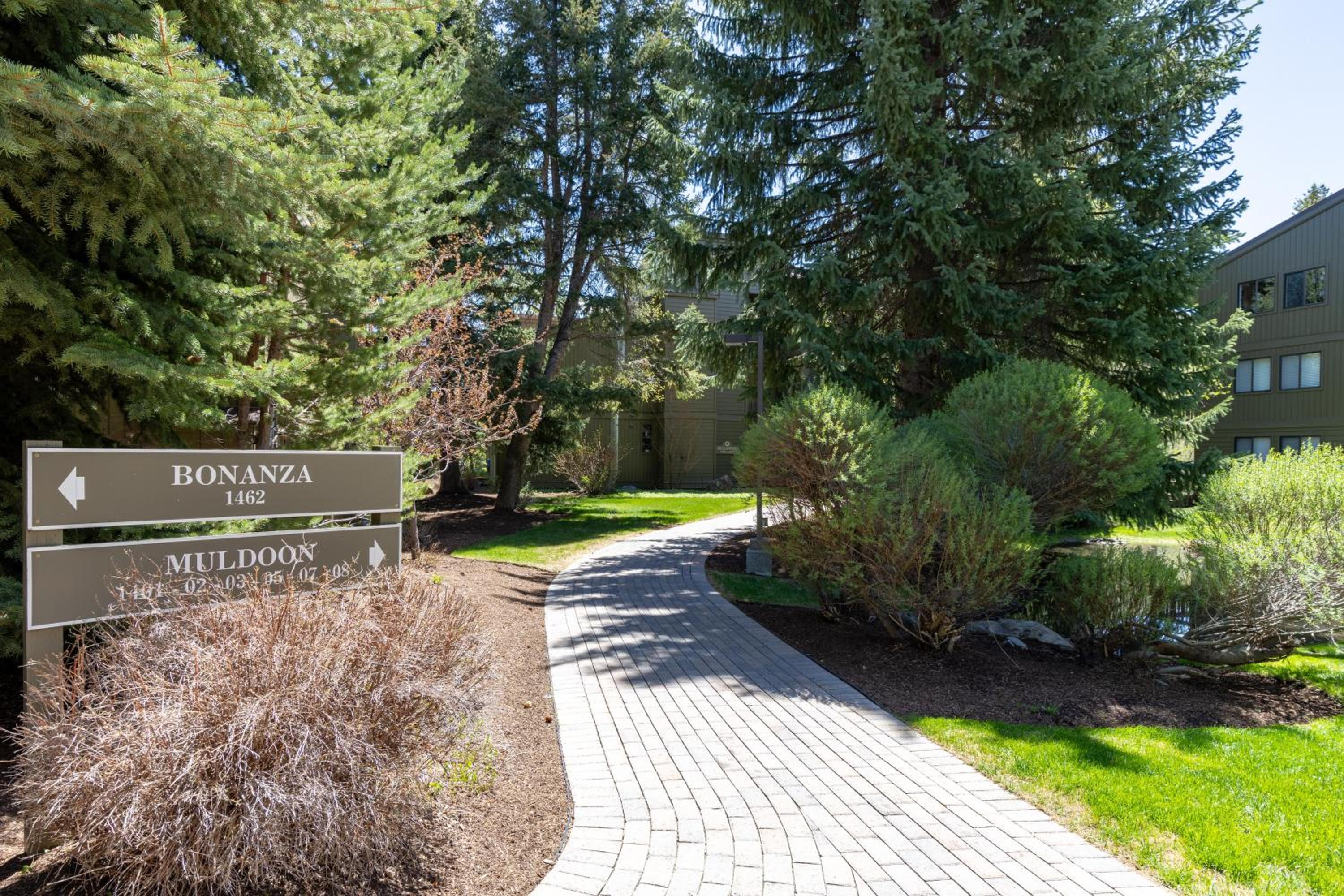 Cottonwood Condo in Sun Valley view 3