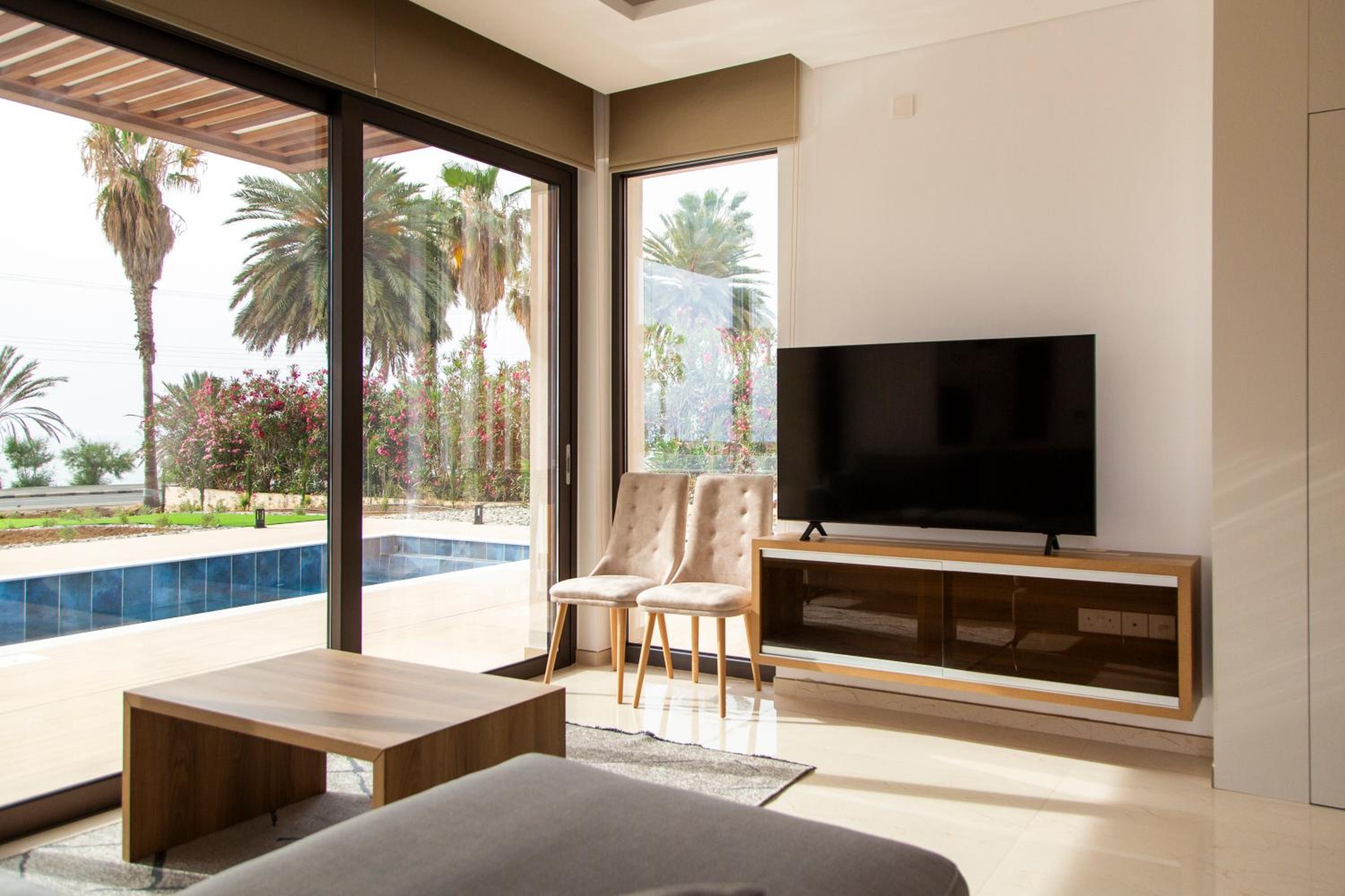 Santa Barbara Seafront villas w jacuzzi pool