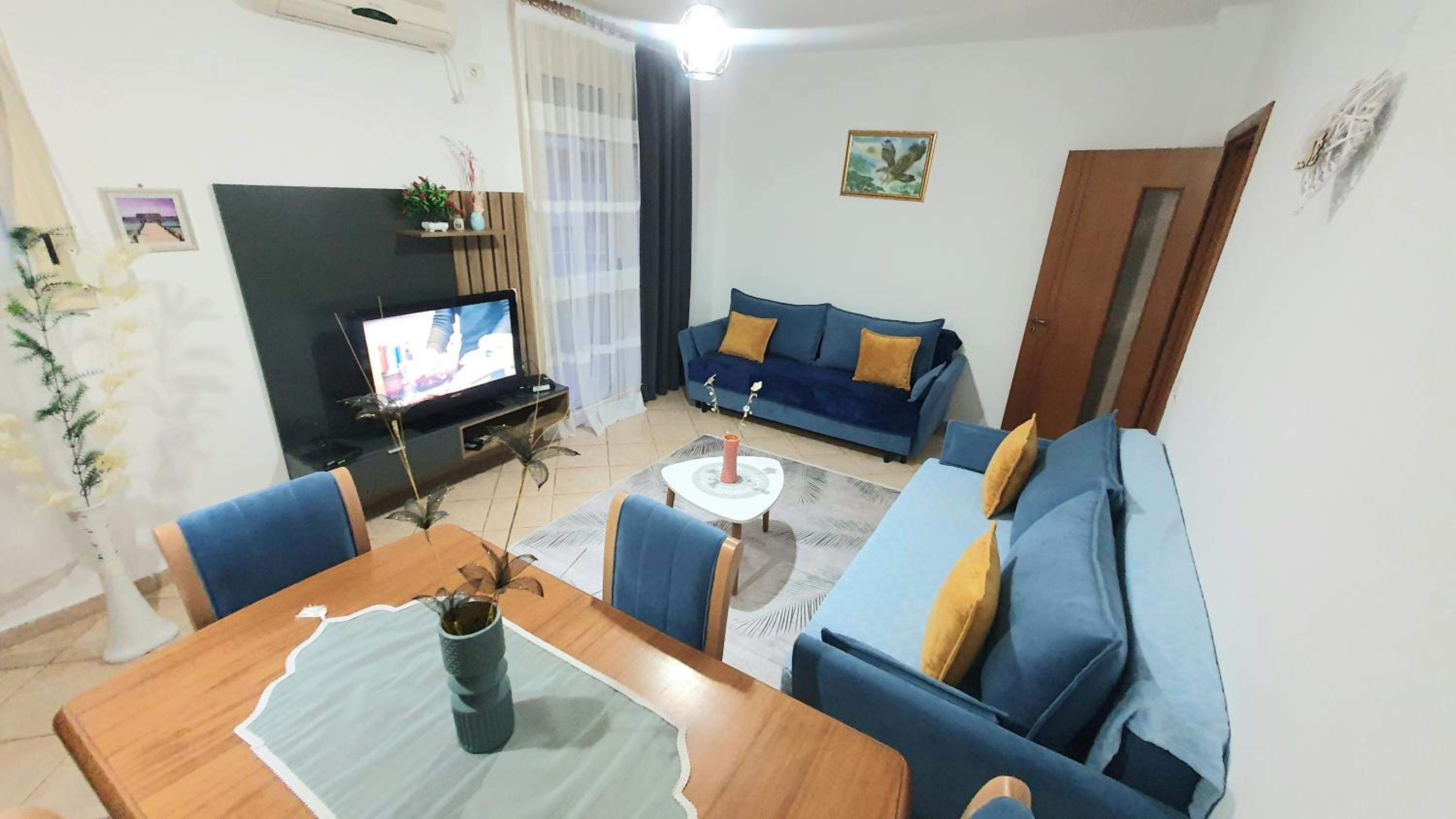 Apartment me qera Lungomare Vlore Medem1