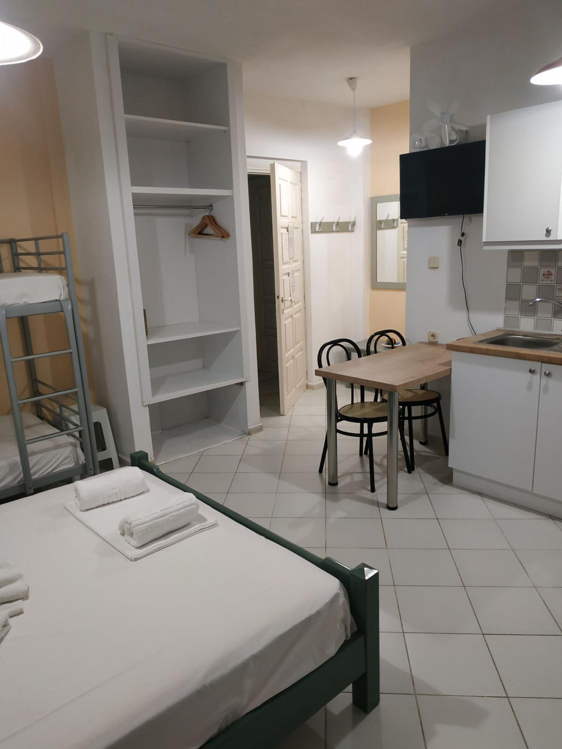 Renia Studio-apartments-studio