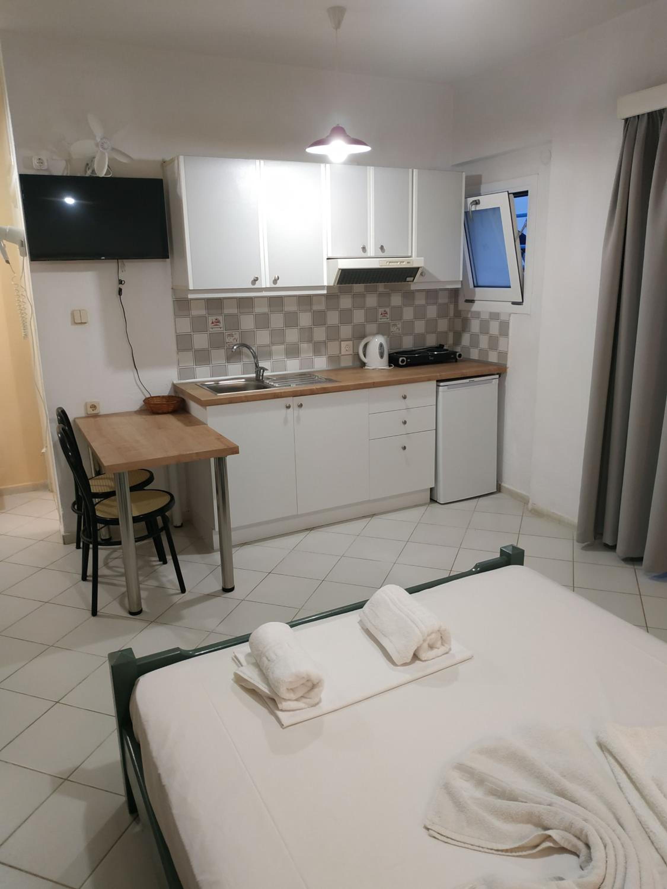 Renia Studio-apartments-studio