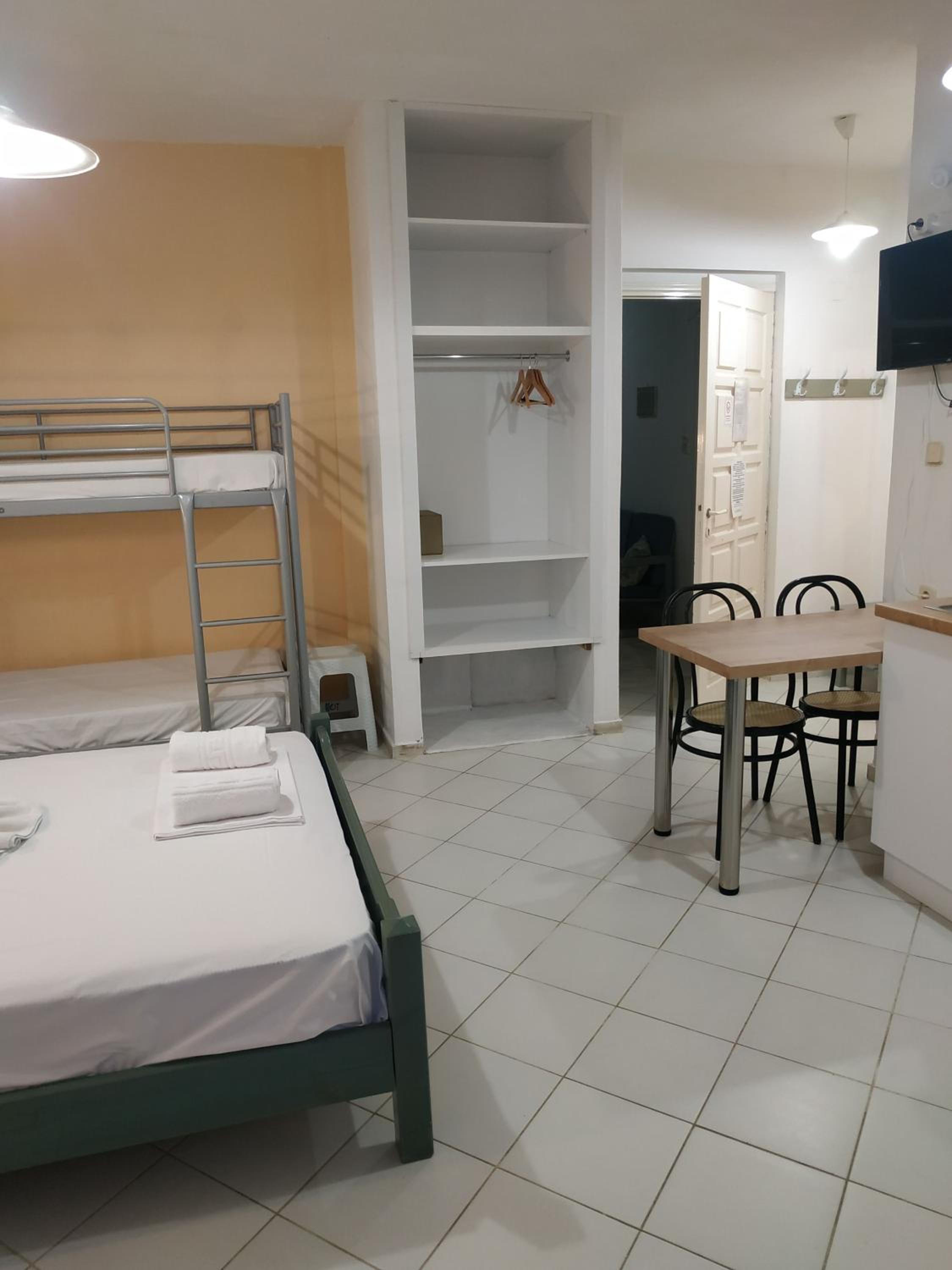 Renia Studio-apartments-studio