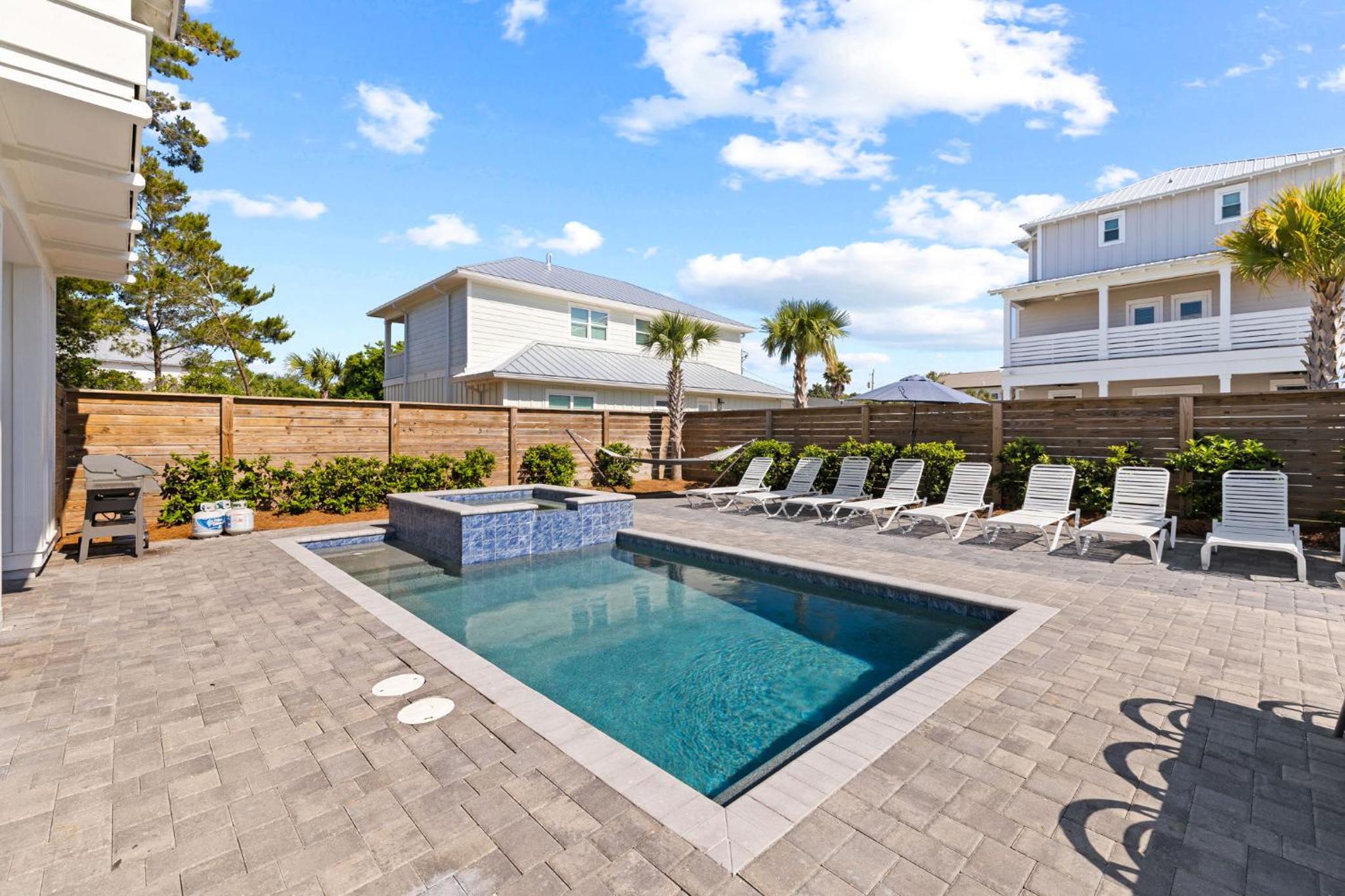 New Private Pool Spa Golf Cart 5 Min to Beach view 5