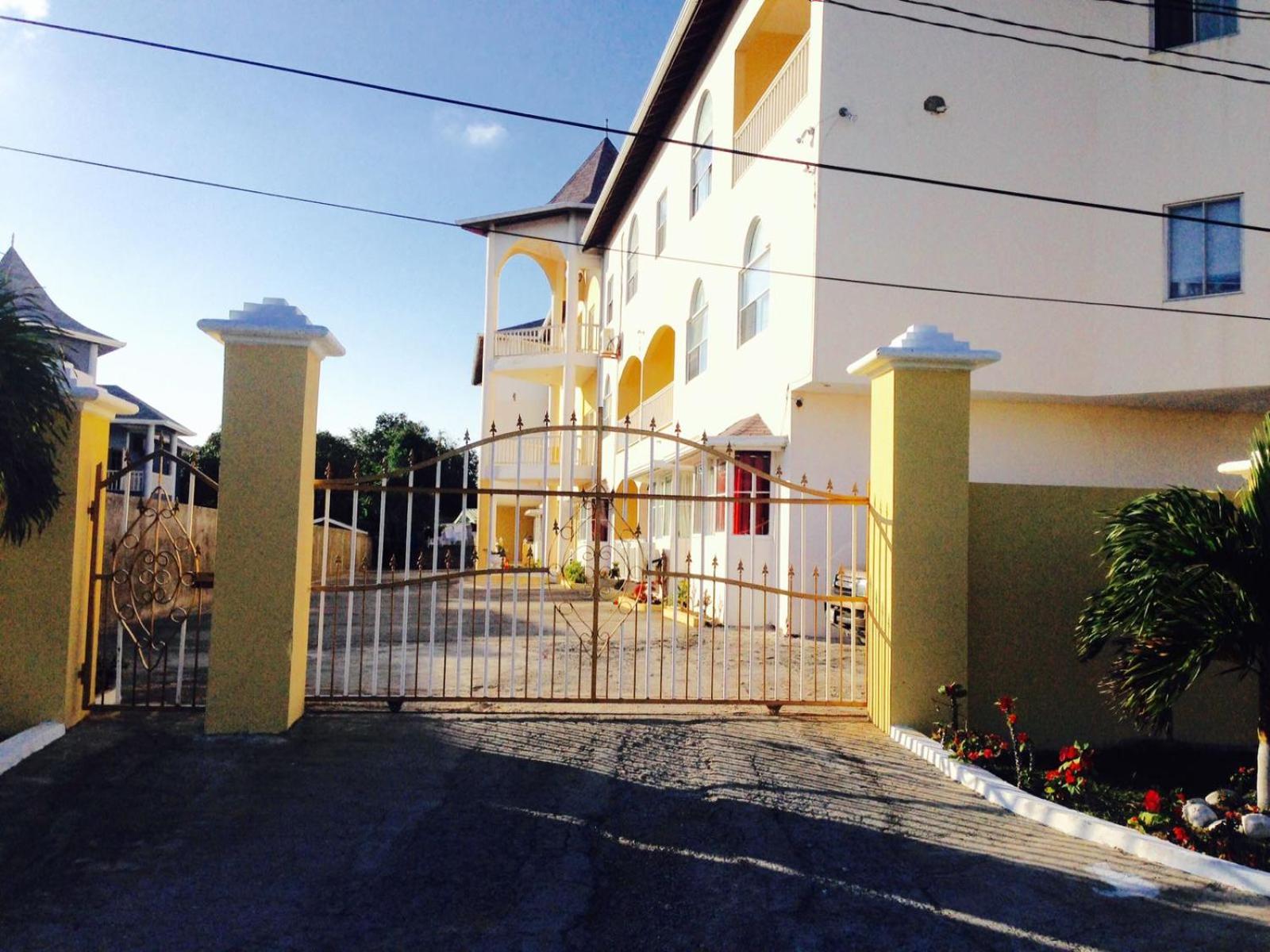 Photo 8