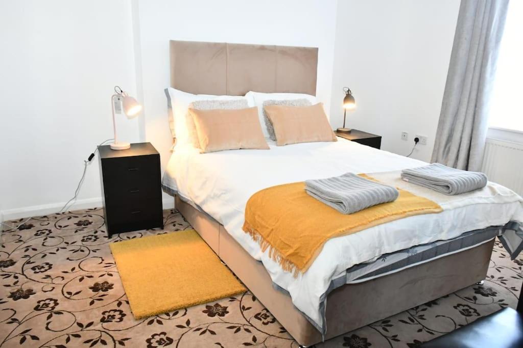 Spacious 3BR London Apartment Near Notting Hill