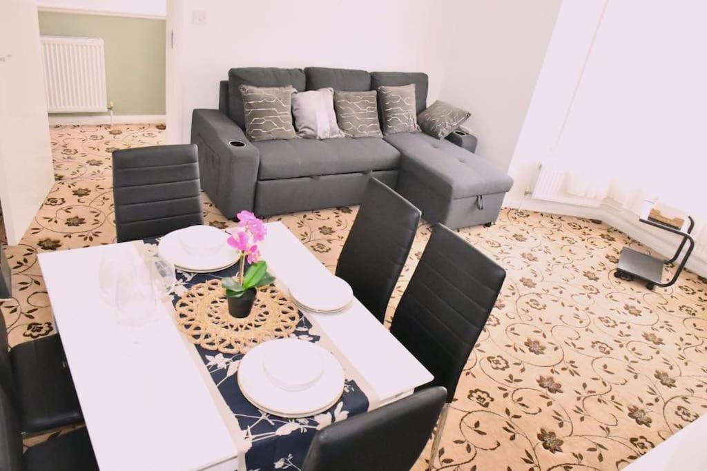 Spacious 3BR London Apartment Near Notting Hill