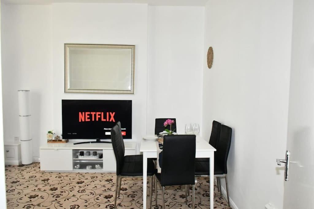 Spacious 3BR London Apartment Near Notting Hill