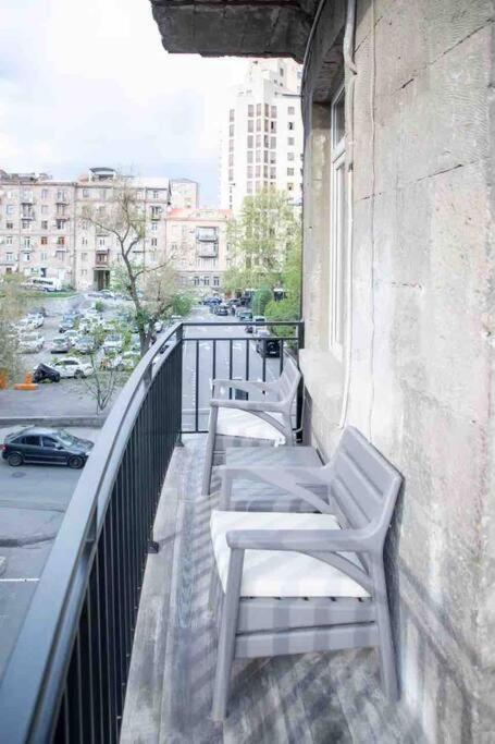 Yerevan City Center NY style Loft Apt Sleeps 8