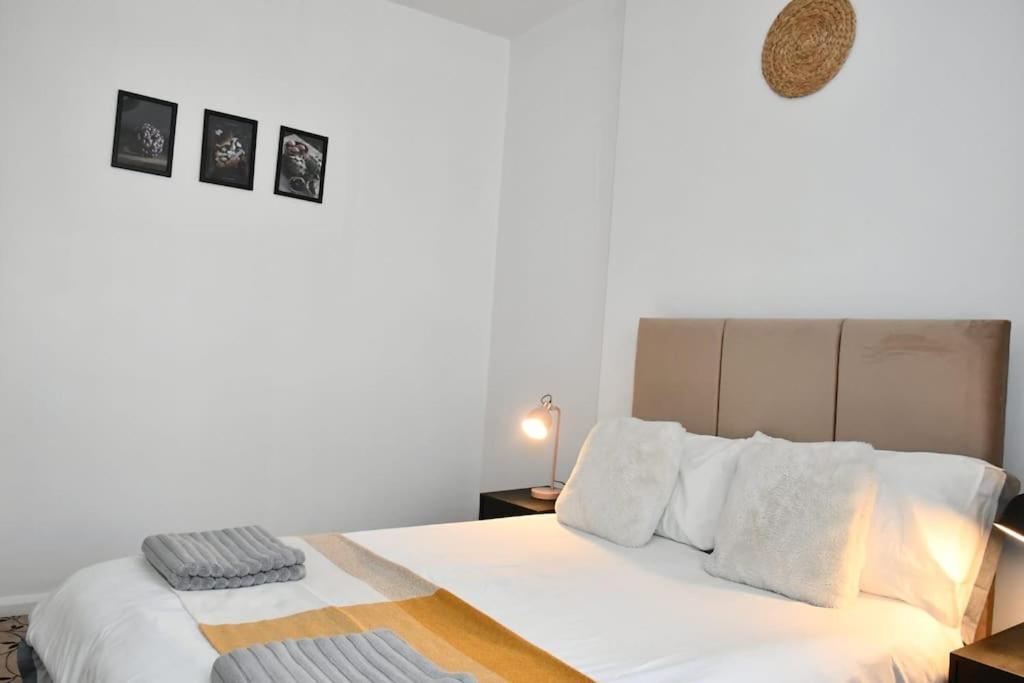 Spacious 3BR London Apartment Near Notting Hill