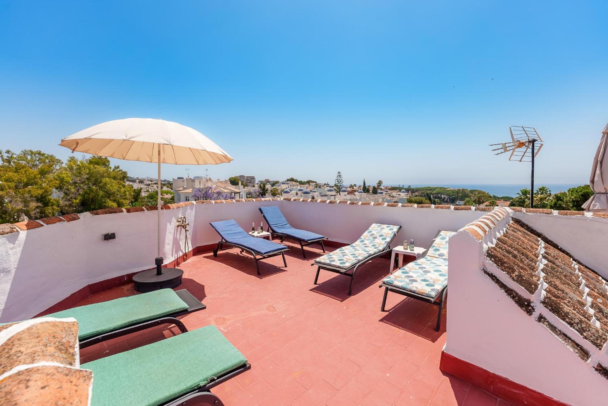 Casa Grapa in Sitio de Calahonda with heated pool
