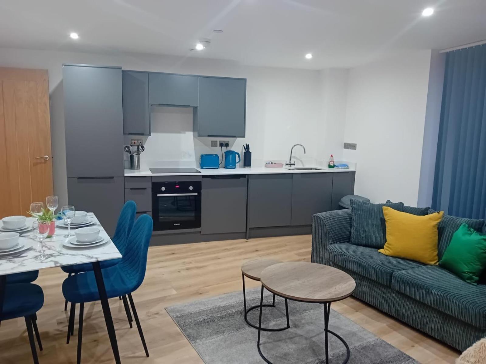 City Centre Apartments, Free Parking - Quality City view 3