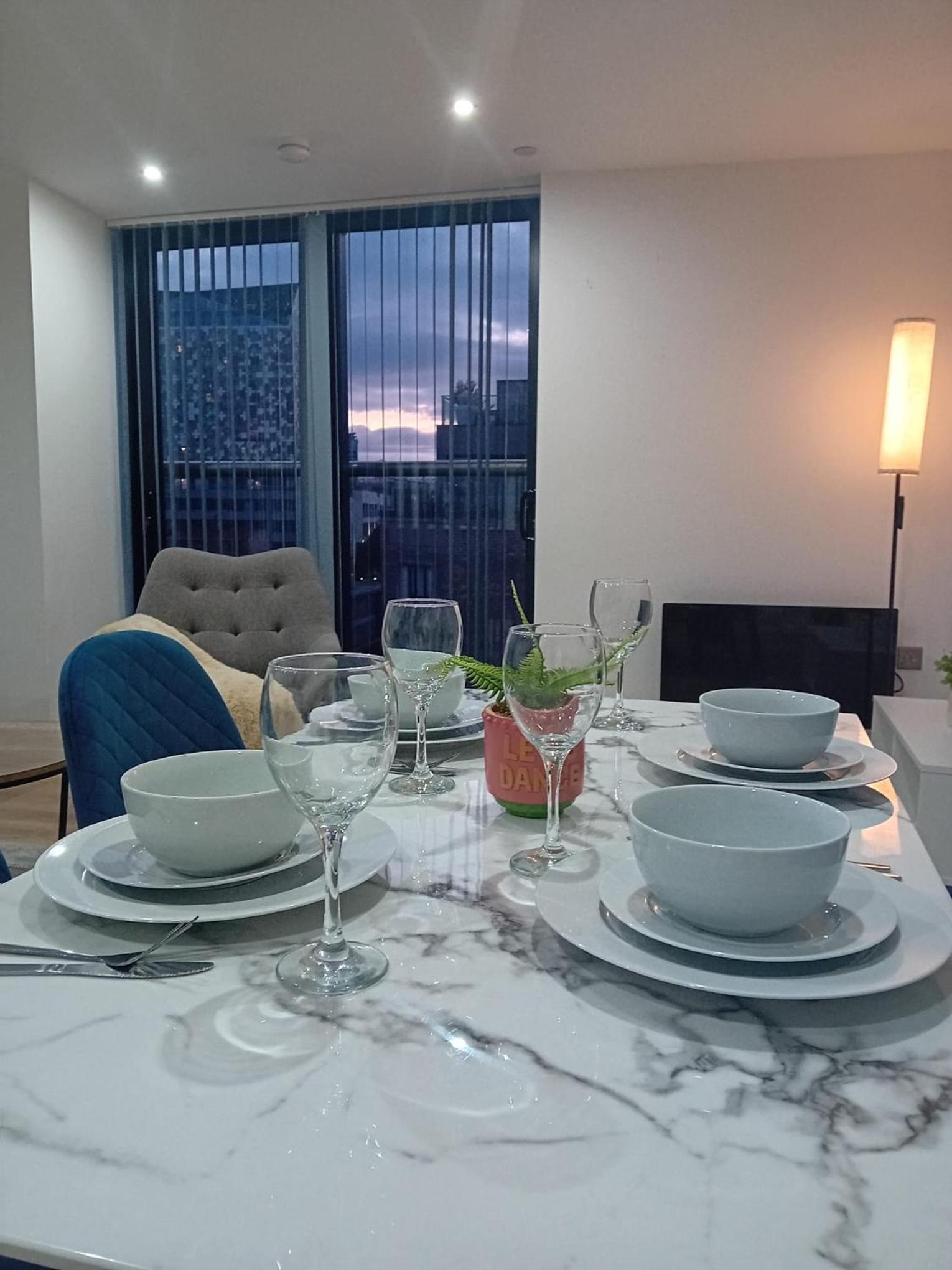 City Centre Apartments, Free Parking - Quality City view 2