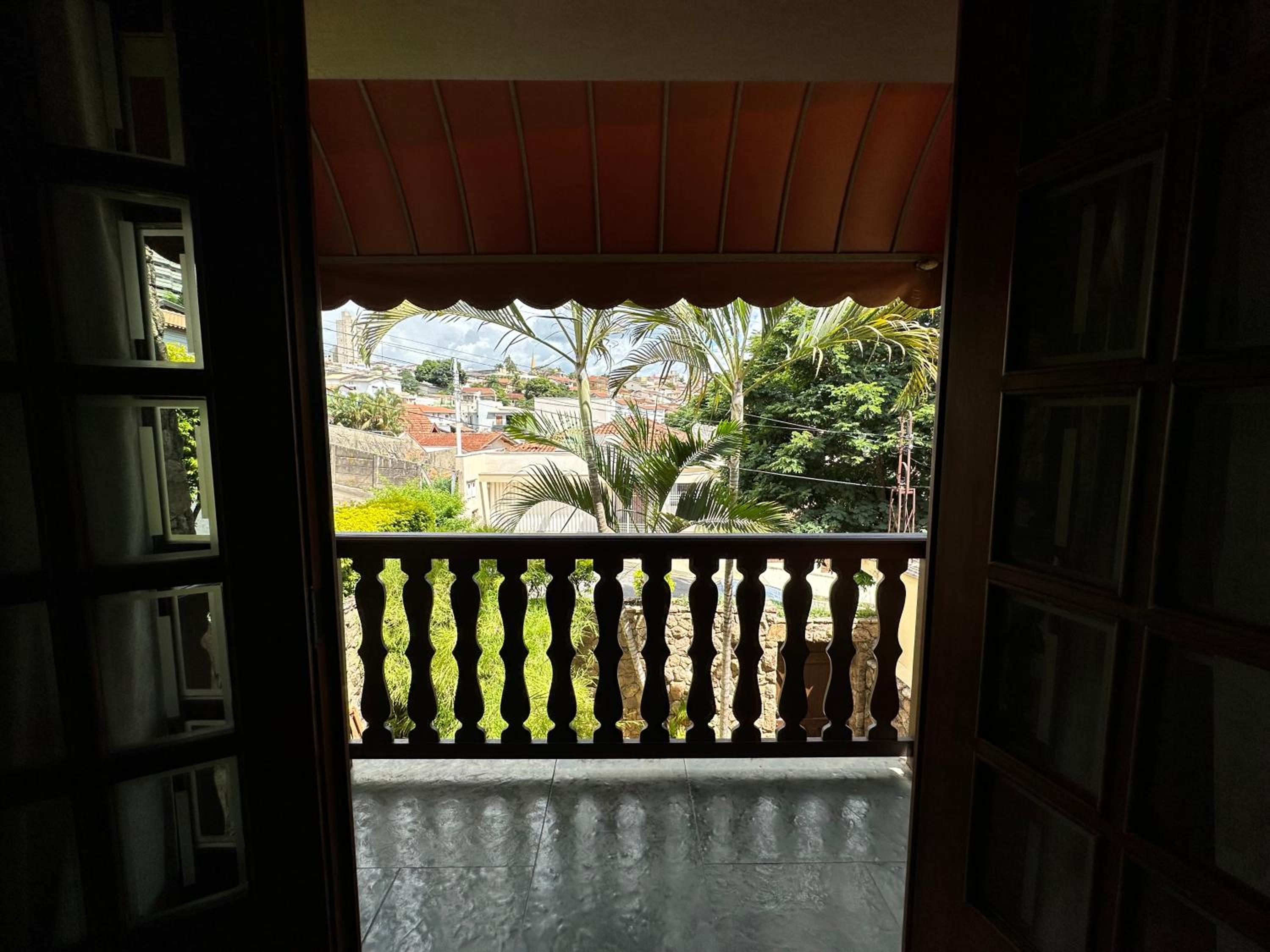 Casa com Piscina no Centro - 13 pessoas - Churrasqueira - Elegante