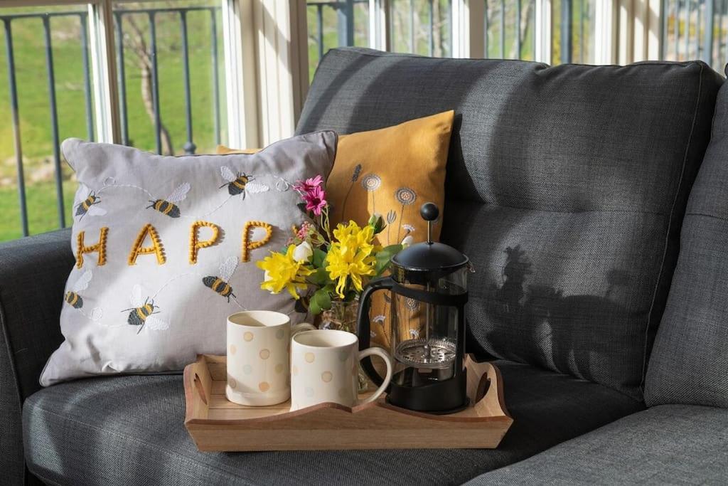 PLAS IWRWG GRANARY - Stunning Barn Conversion based in North Wales view 5