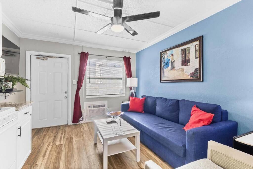 Sunset Beach Suites at Madeira Beach! Steps to Beach & Restaurants! - Suite 2 view 3