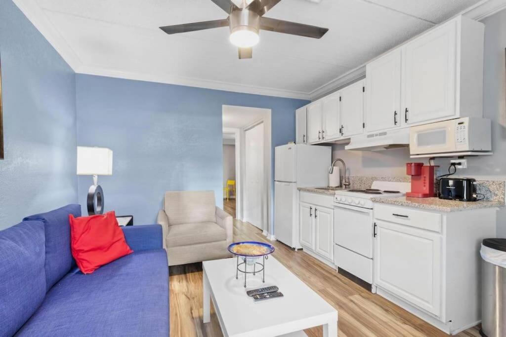 Sunset Beach Suites at Madeira Beach! Steps to Beach & Restaurants! - Suite 2 view 5