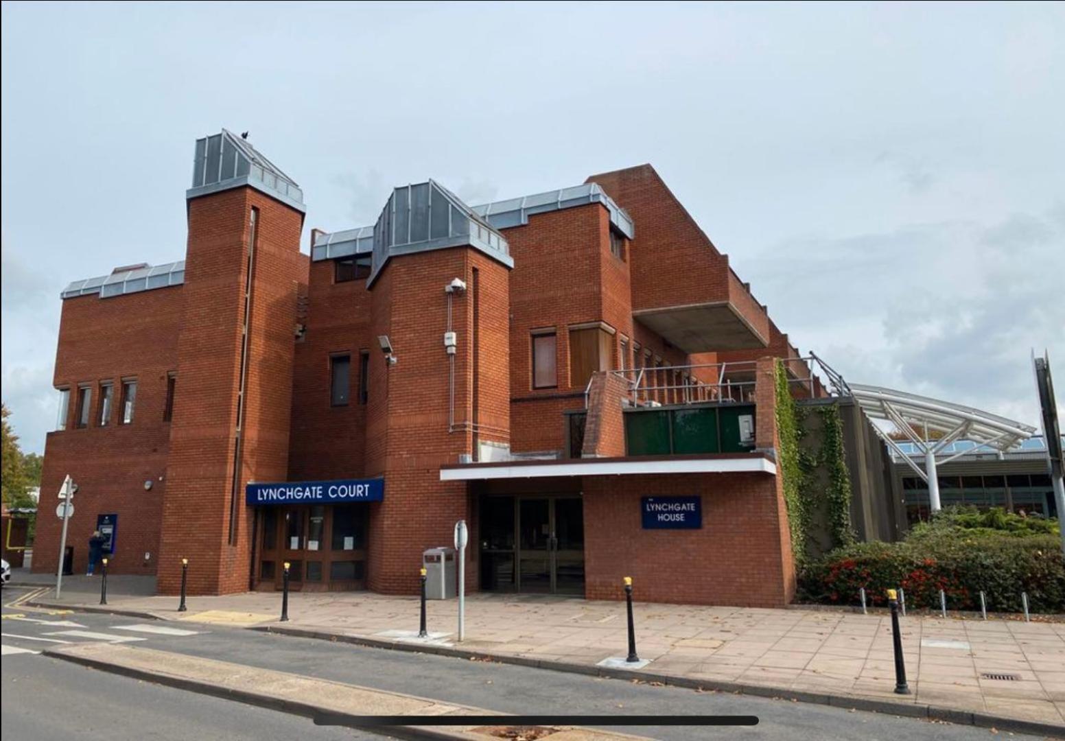 Double room near Uni &shopping center & free parking