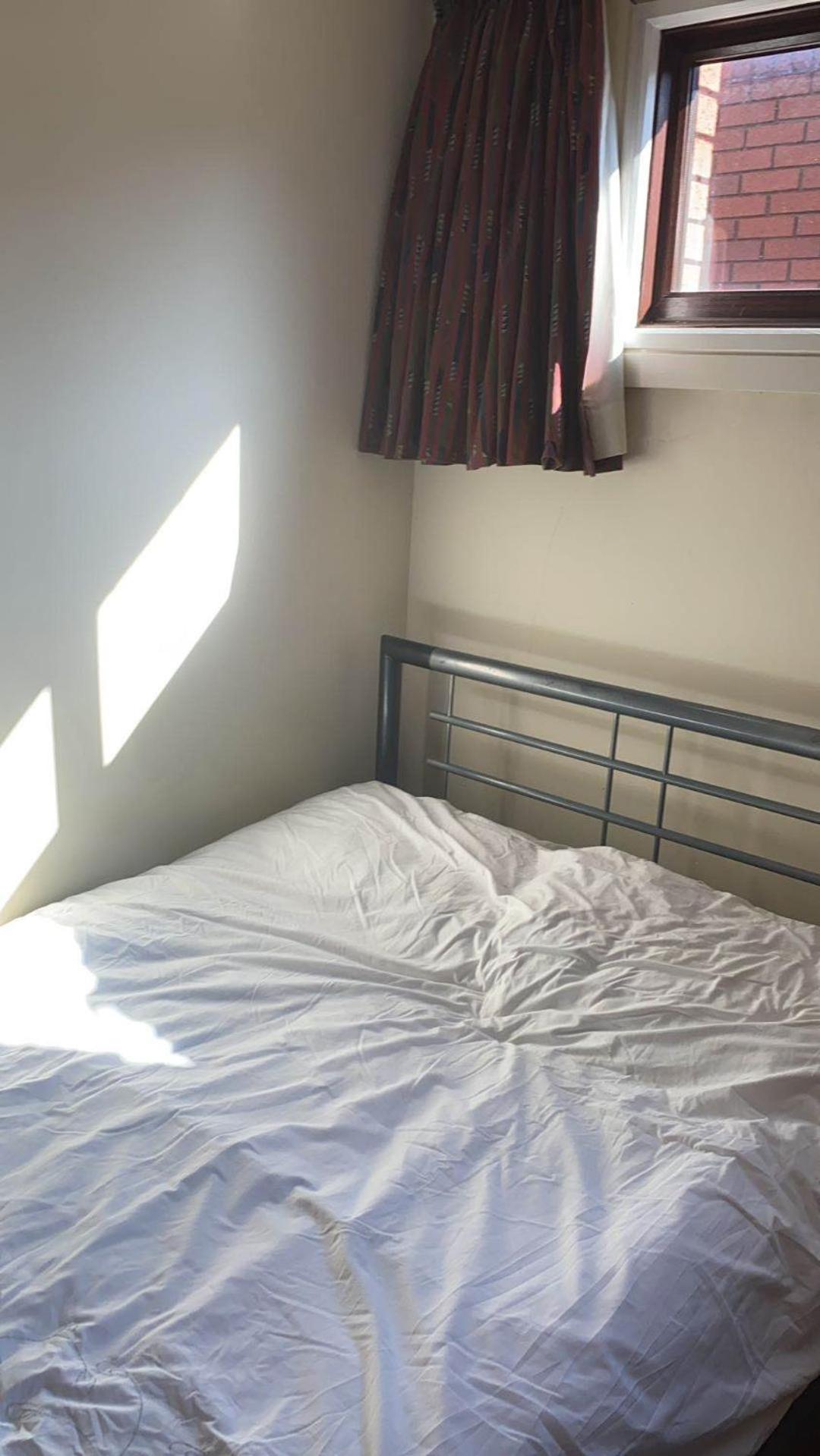 Double room near Uni &shopping center & free parking