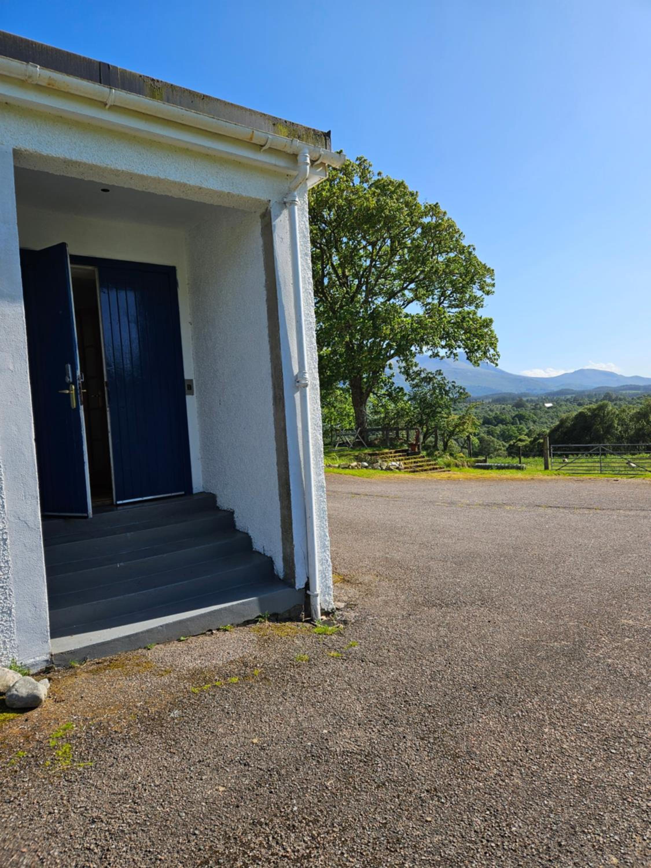 Old School, Spean Bridge - fun, friendly, relaxed view 4