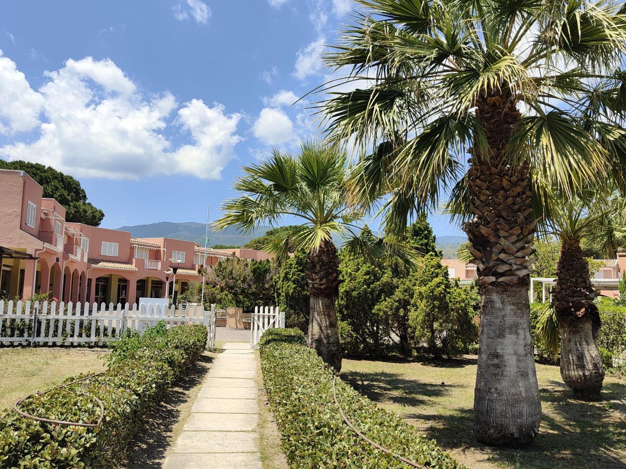 Maxine Mare Blu - Sleeps 4 - 3 Mins To Beach view 5