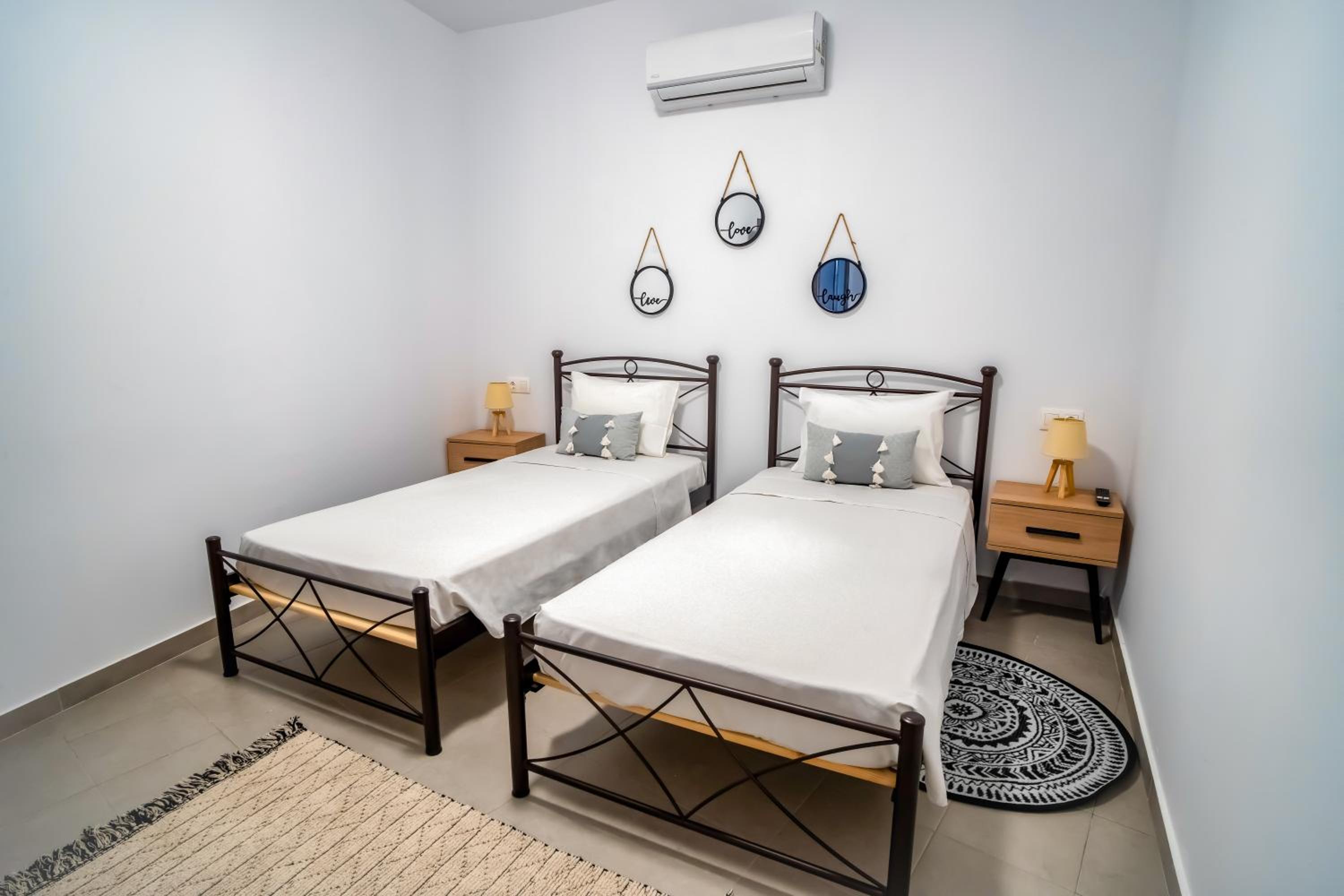 Maquestas Modern Apartments photo 3