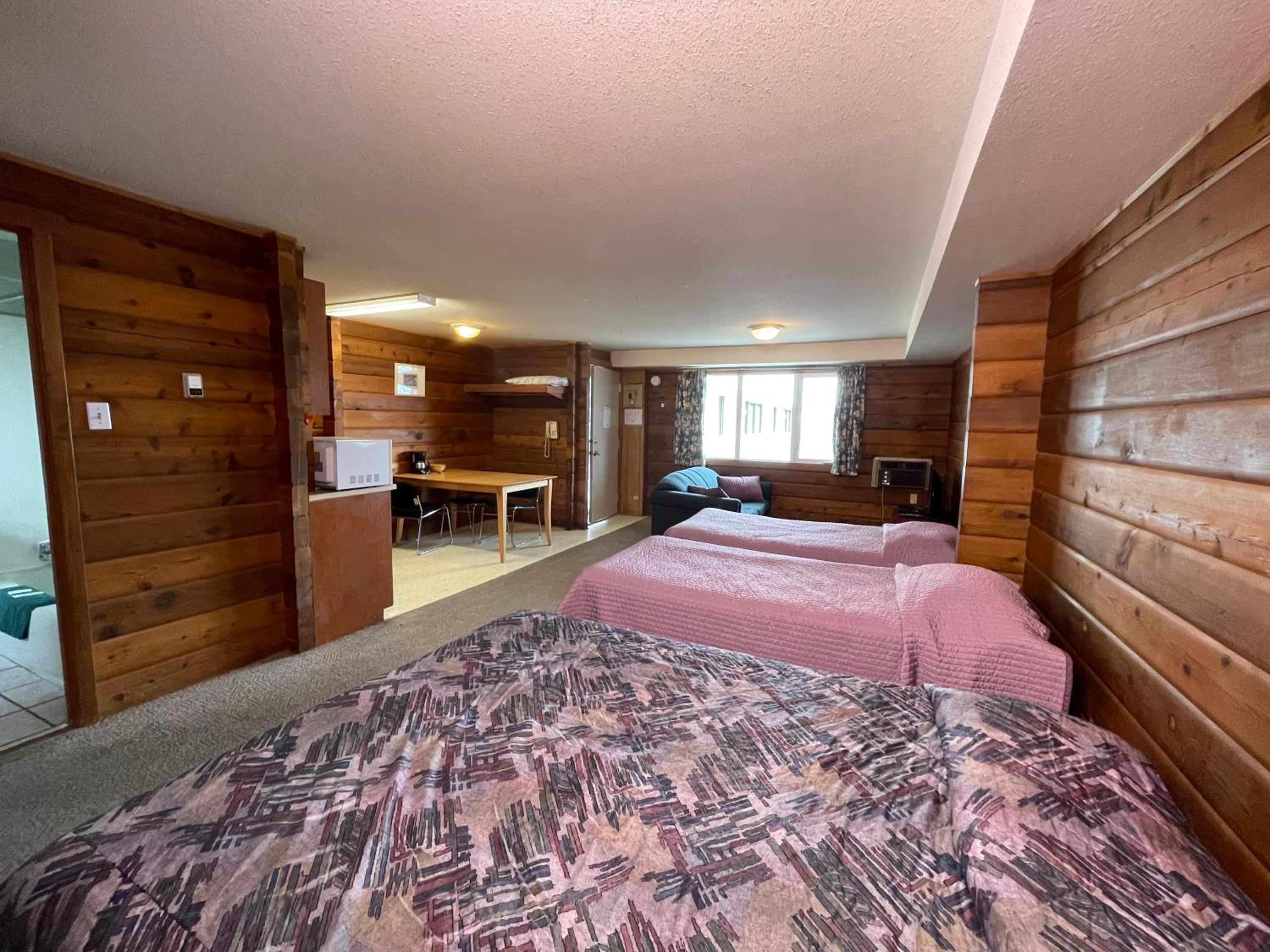 Raccoon Lodge Motel