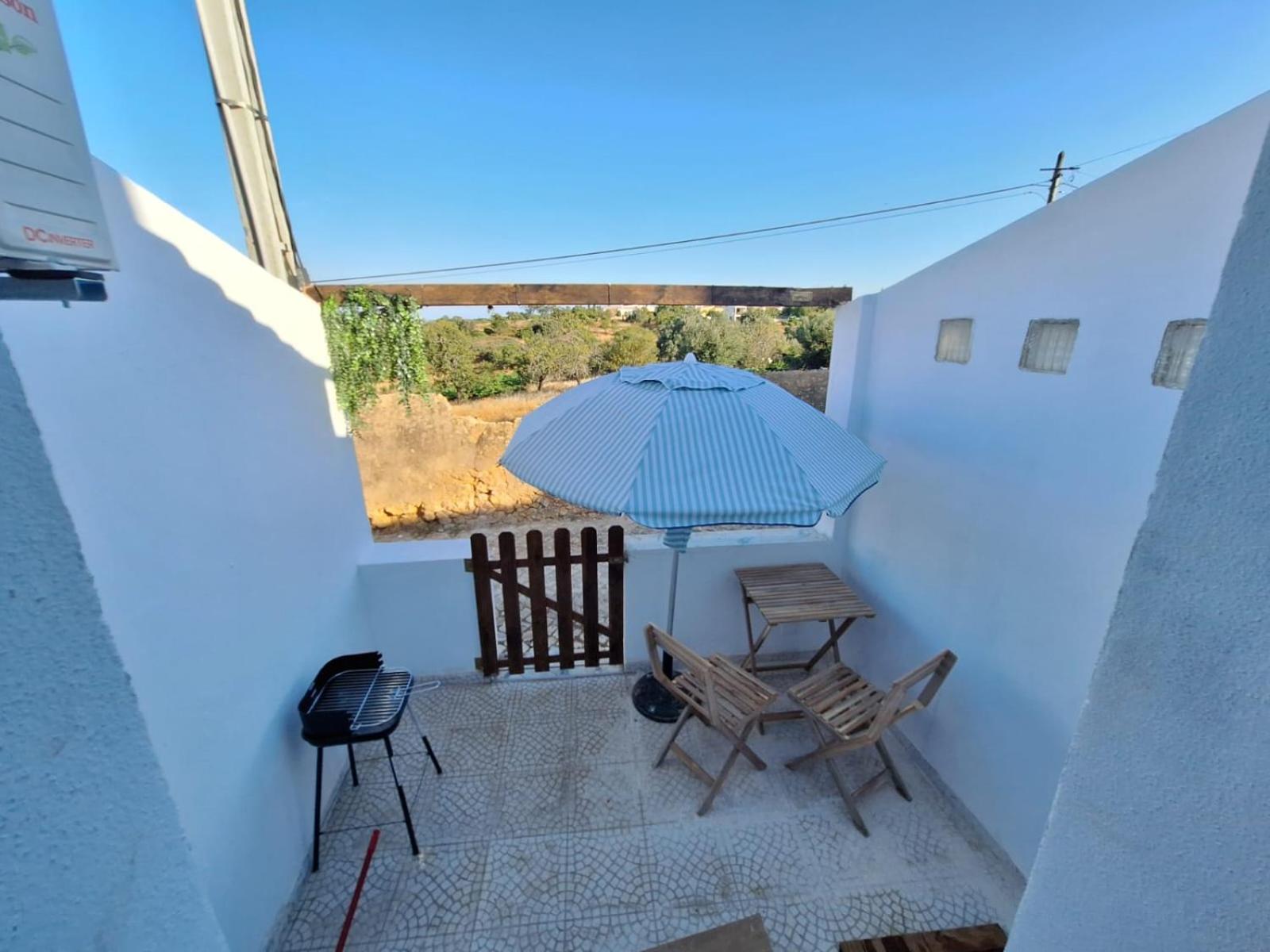 Typical house in Algarve 5m from beach view 2