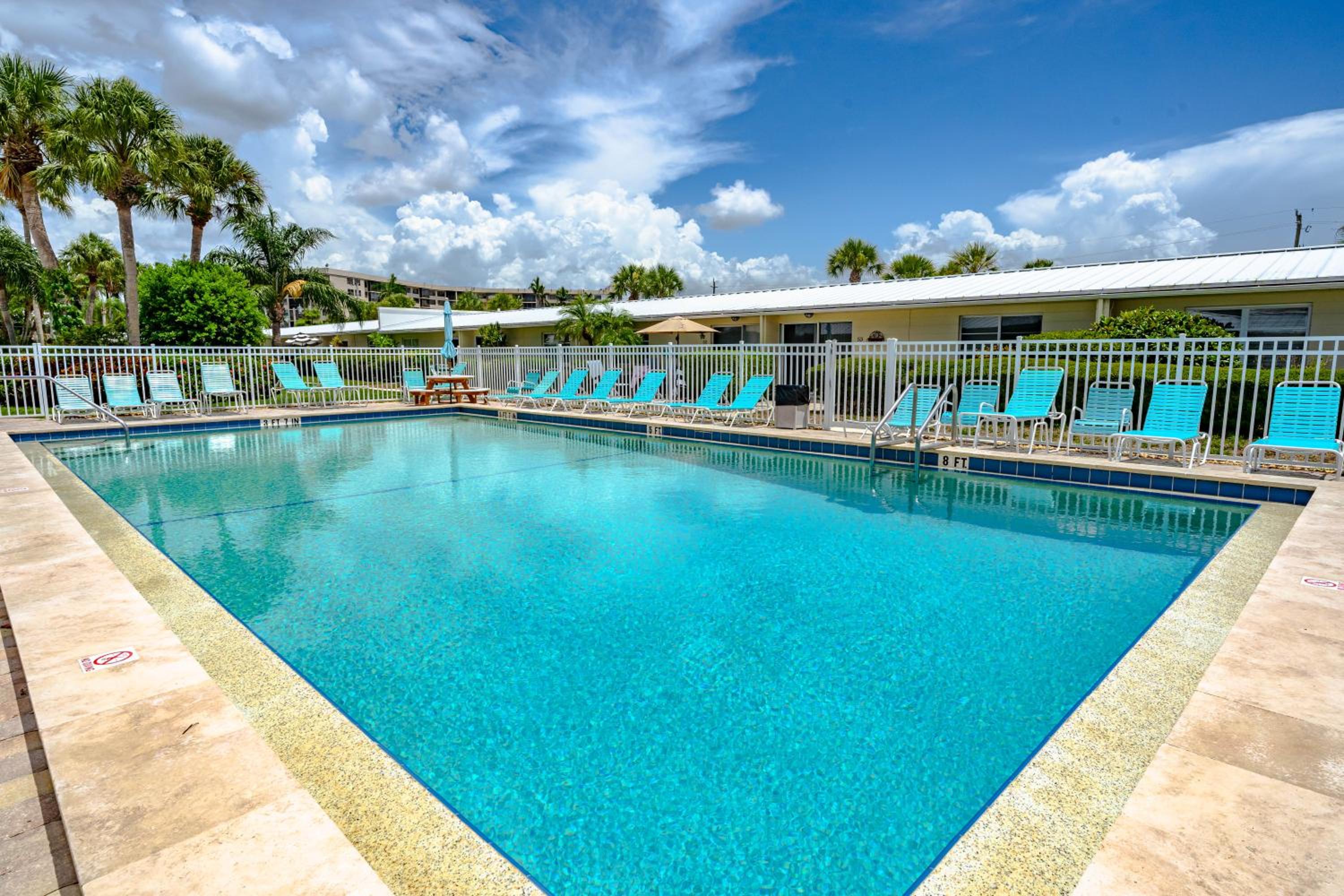 Jamaica Royale Beachfront Tower By Beachside Management