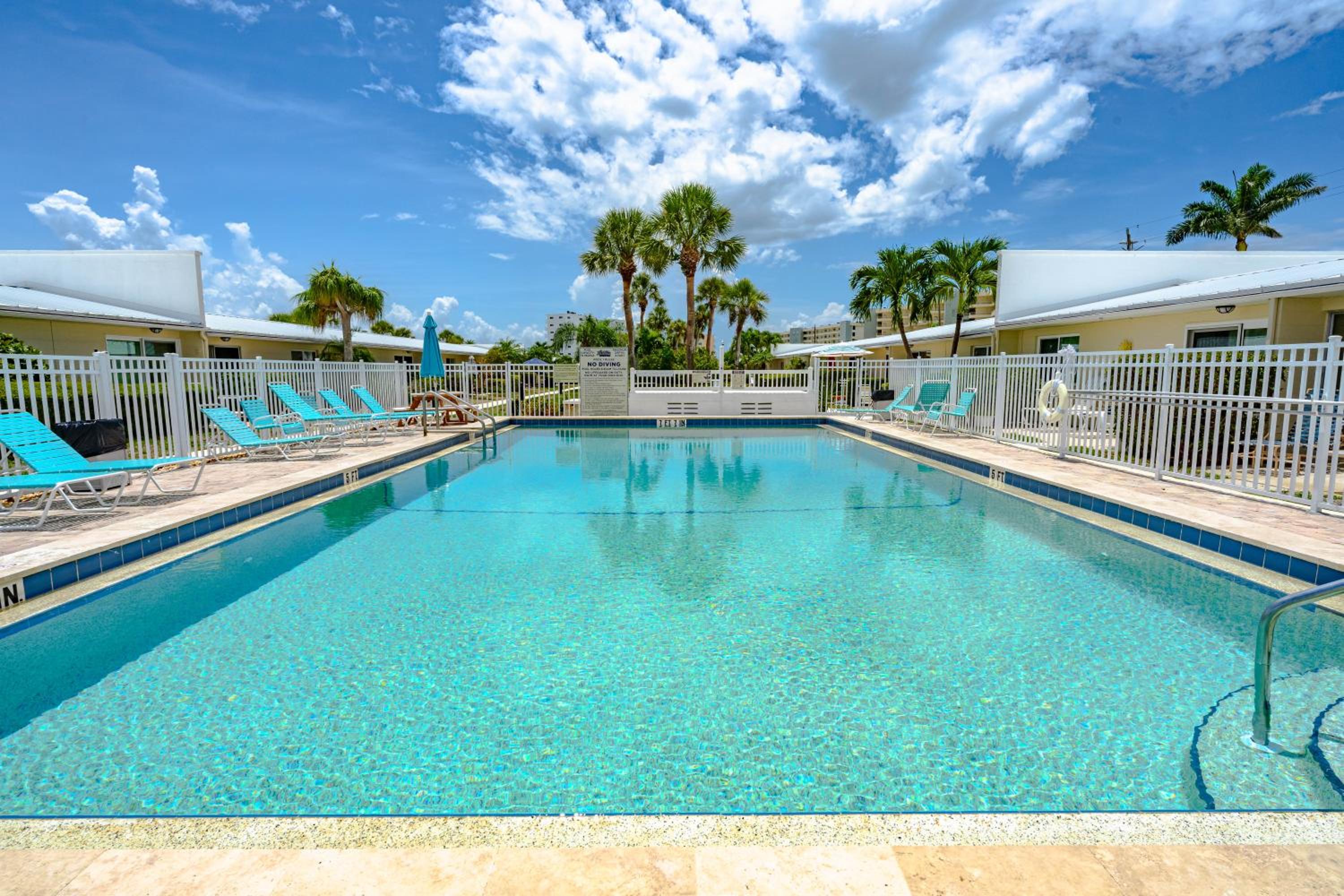 Jamaica Royale Beachfront Tower By Beachside Management
