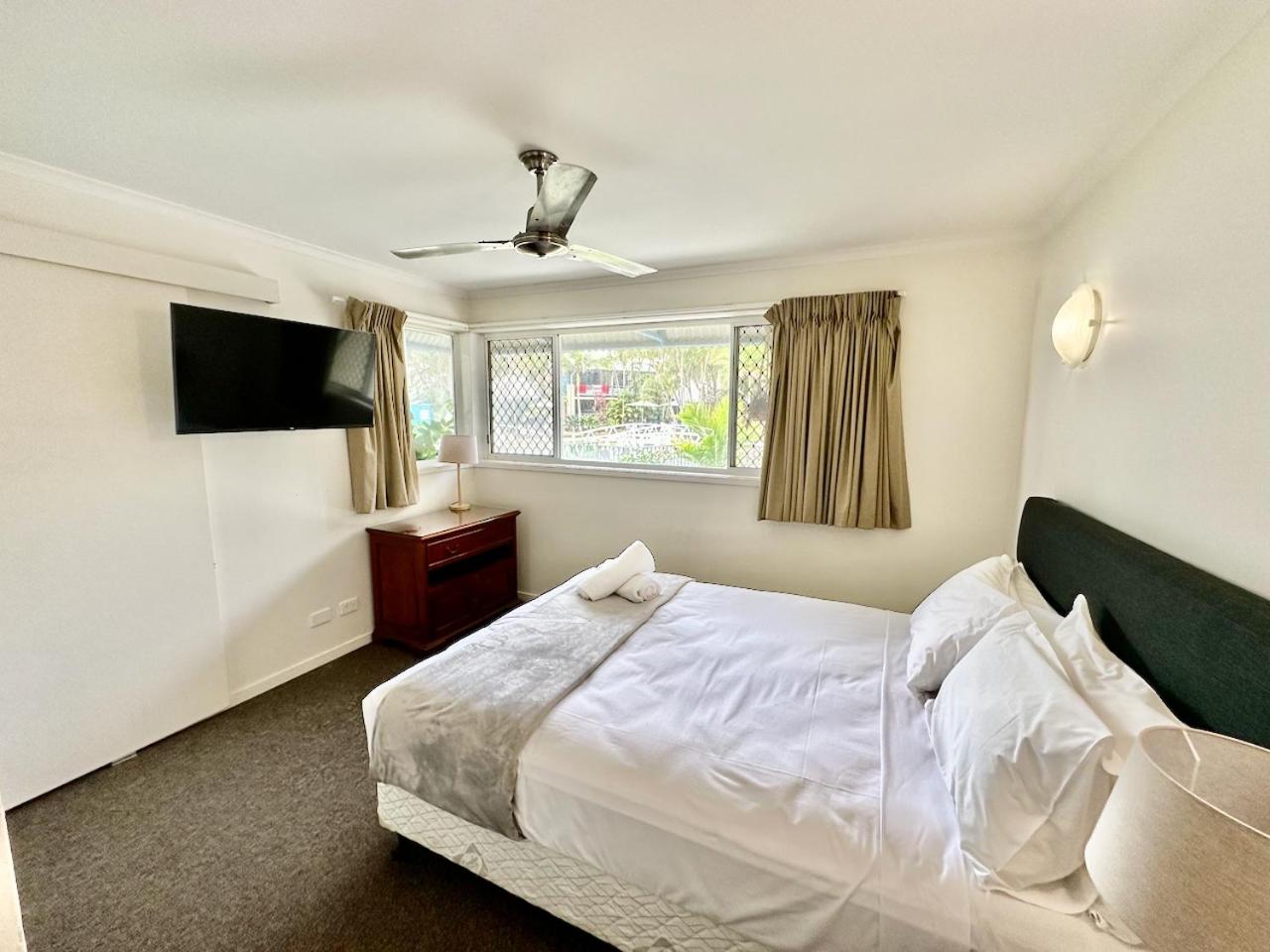 Poolside Villa, Direct Access #45