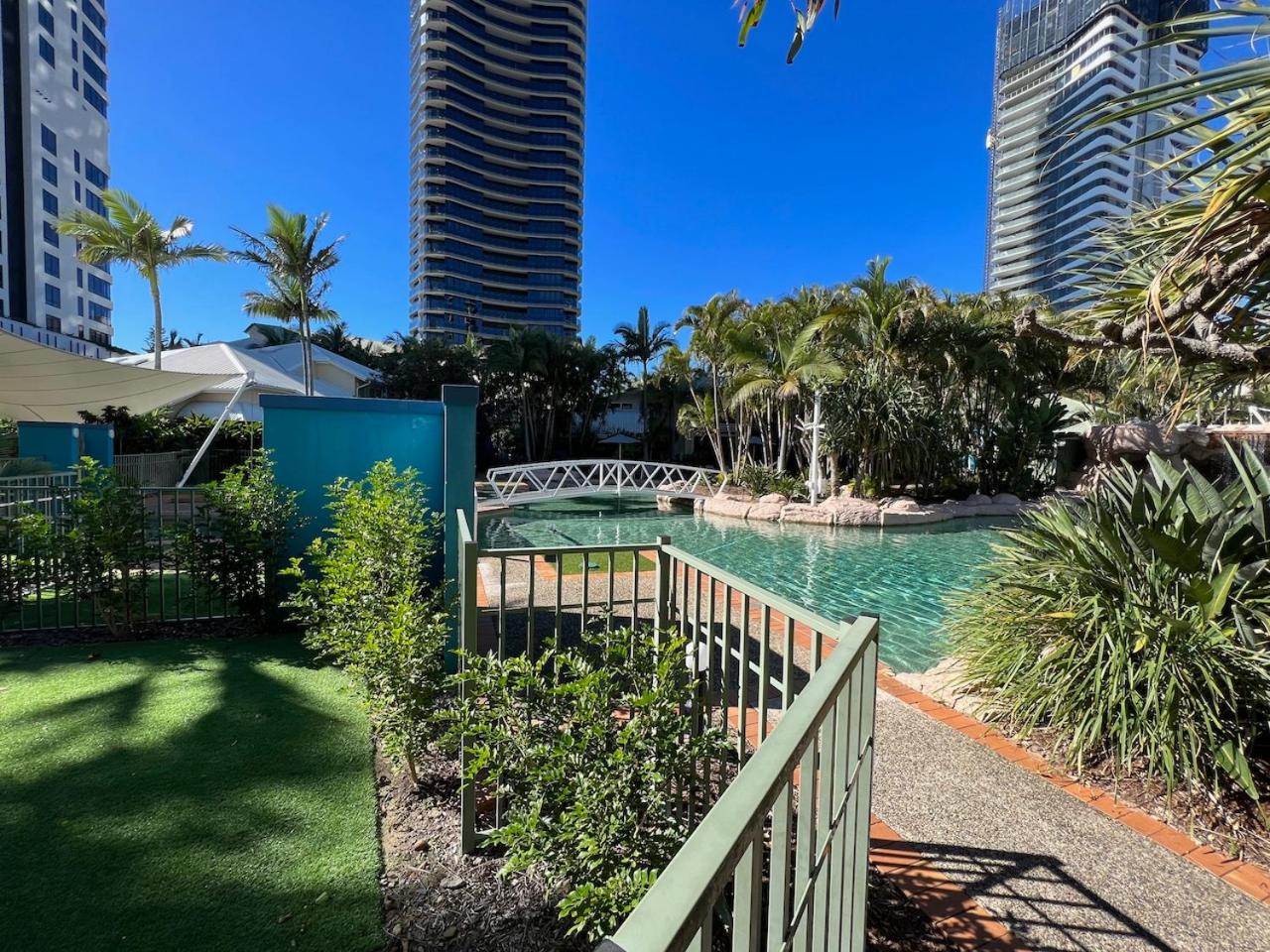 Poolside Villa, Direct Access #45