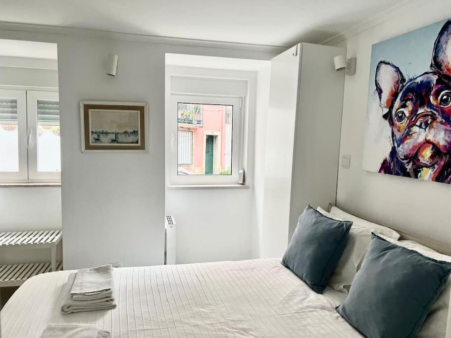 Cozy One-bedroom apartment in Alfama by LisboAfama view 4
