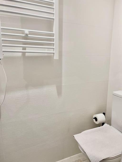 Cozy One-bedroom apartment in Alfama by LisboAfama view 5
