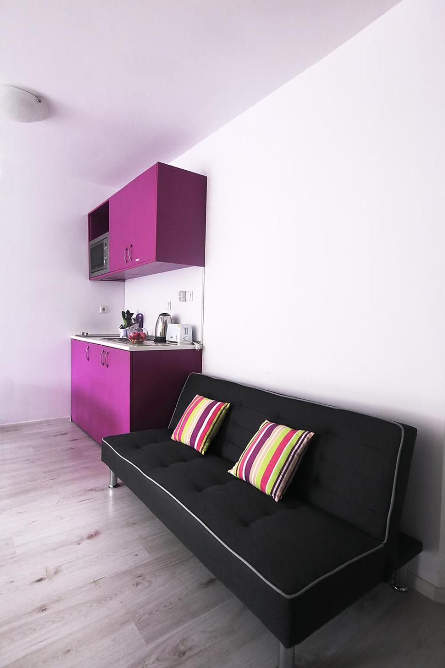 Private apartment with parking and pool