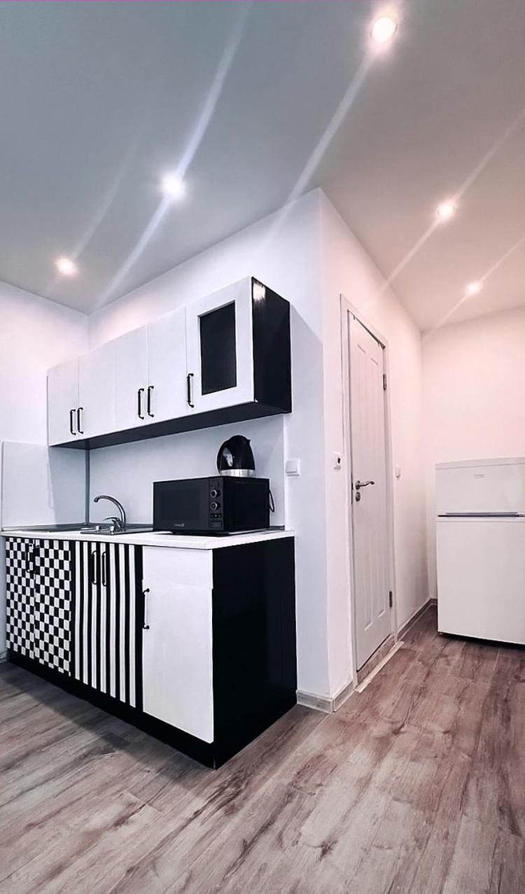Private apartment with parking and pool