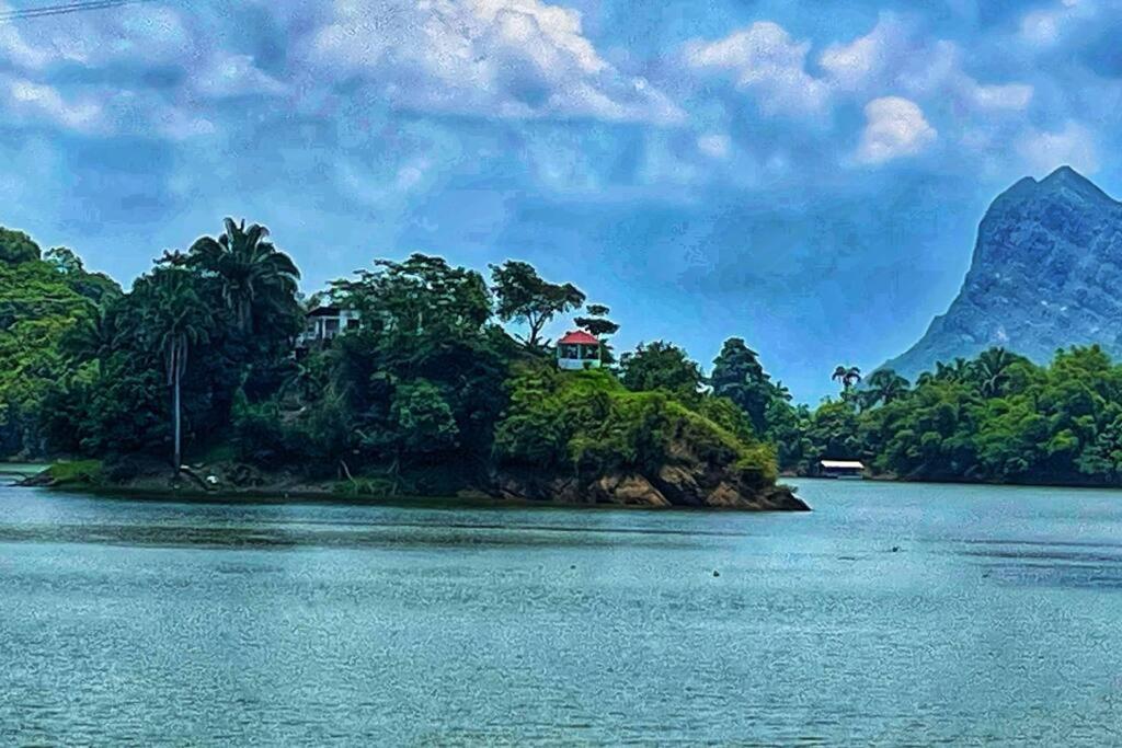 Isla privada Manyatta