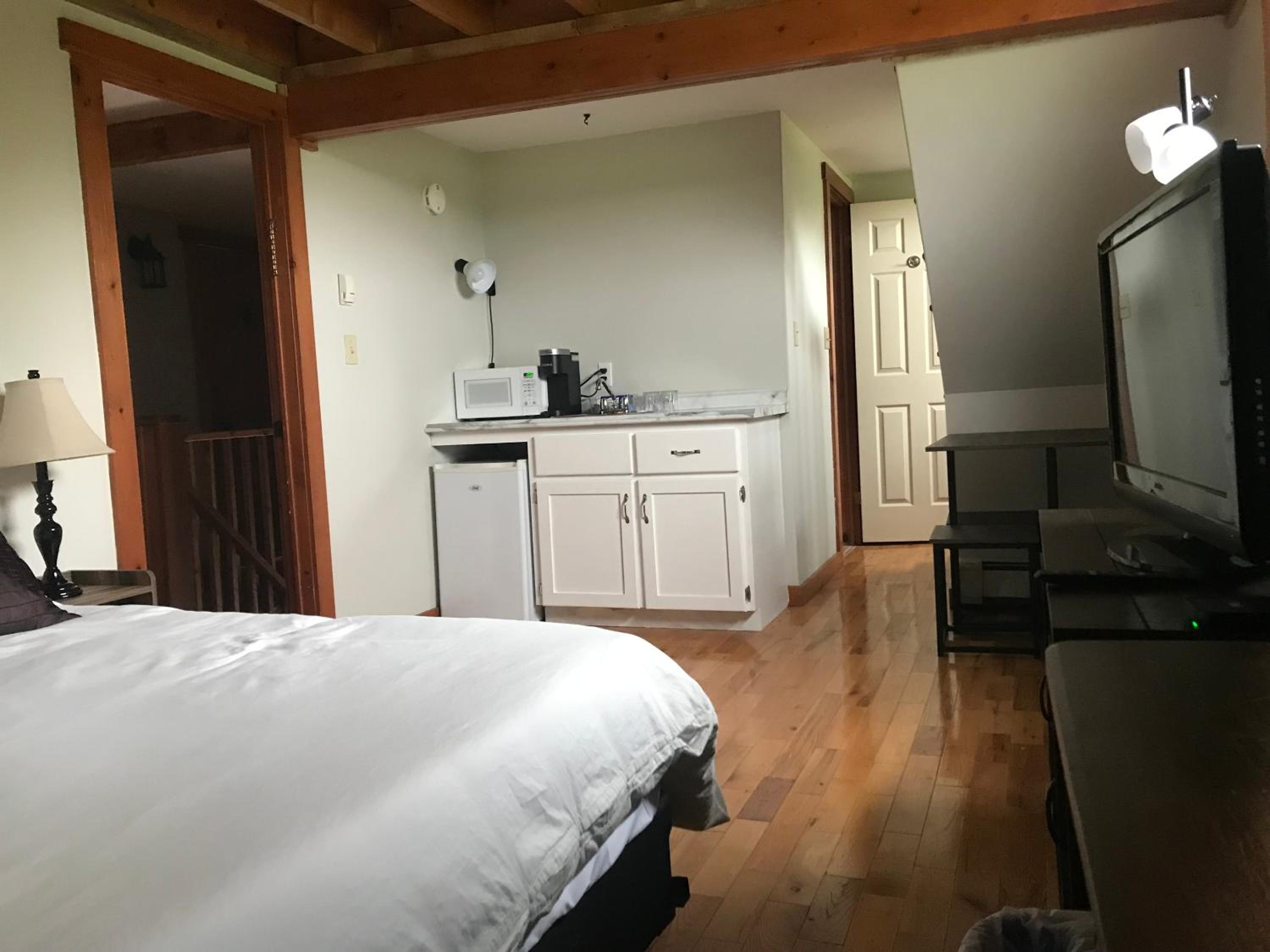 A Country Home Inn the city