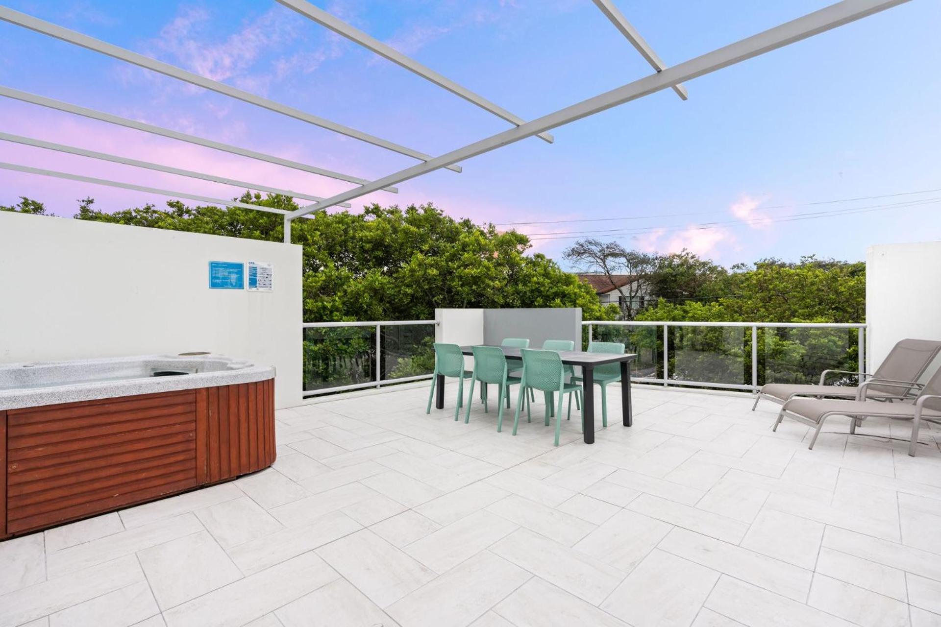 Belle Escapes 3 Bedroom Villa with private rooftop spa