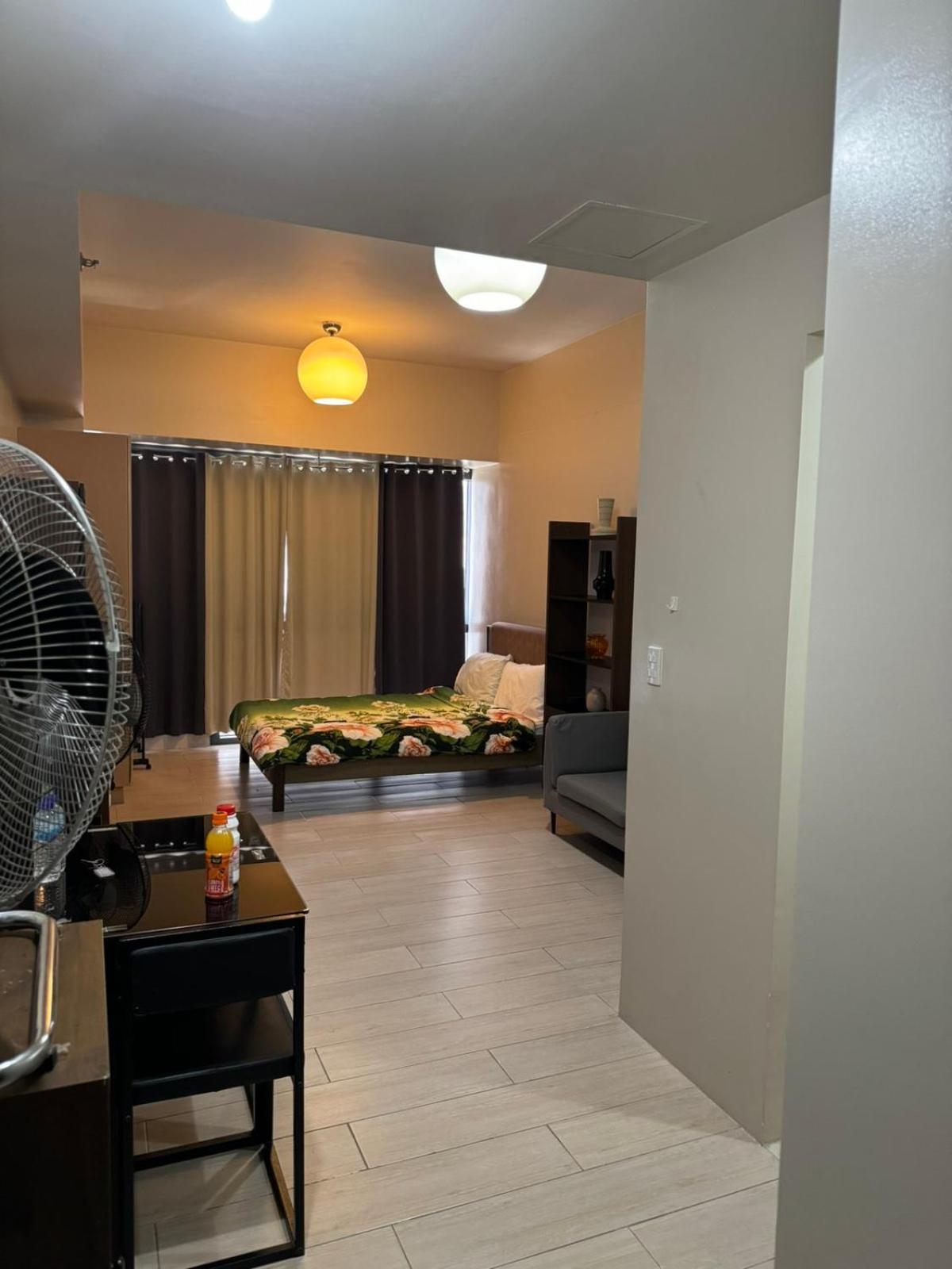 Manila Vacations - Henry's Newport Deluxe Condotel - Property Image 9