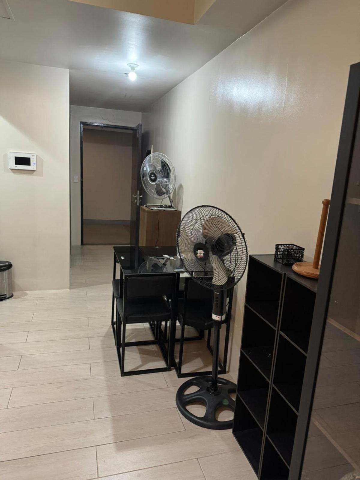 Manila Vacations - Henry's Newport Deluxe Condotel - Property Image 12