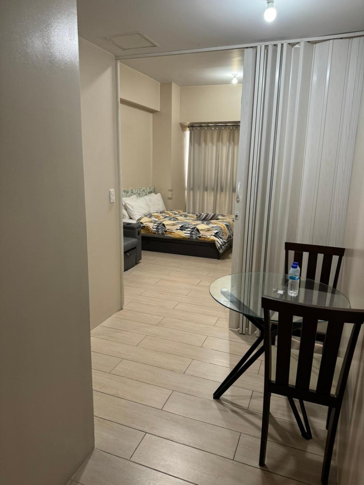 Manila Vacations - Henry's Newport Deluxe Condotel - Property Image 11