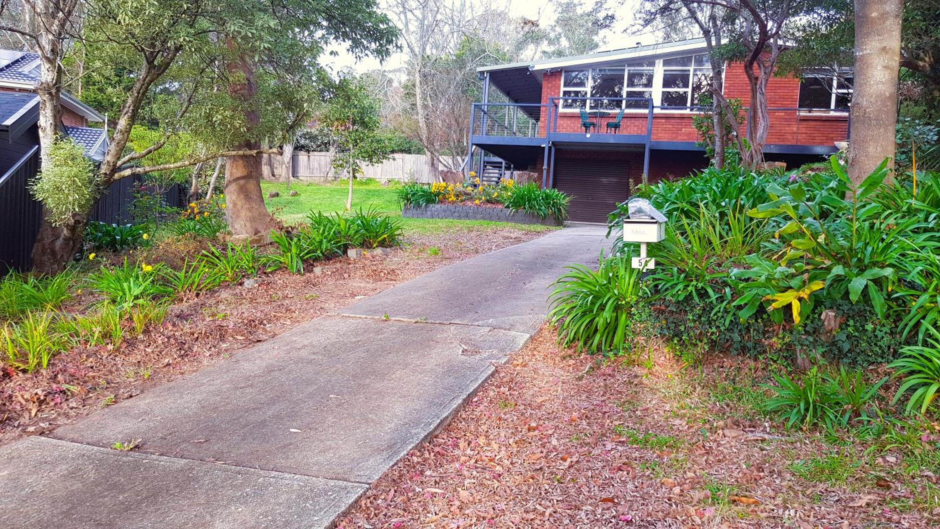 GreenLeafRetreat in Katoomba-Leura-Wentworth Falls-Blue Mountains-Pets Welcome-Free Parking & WIFI