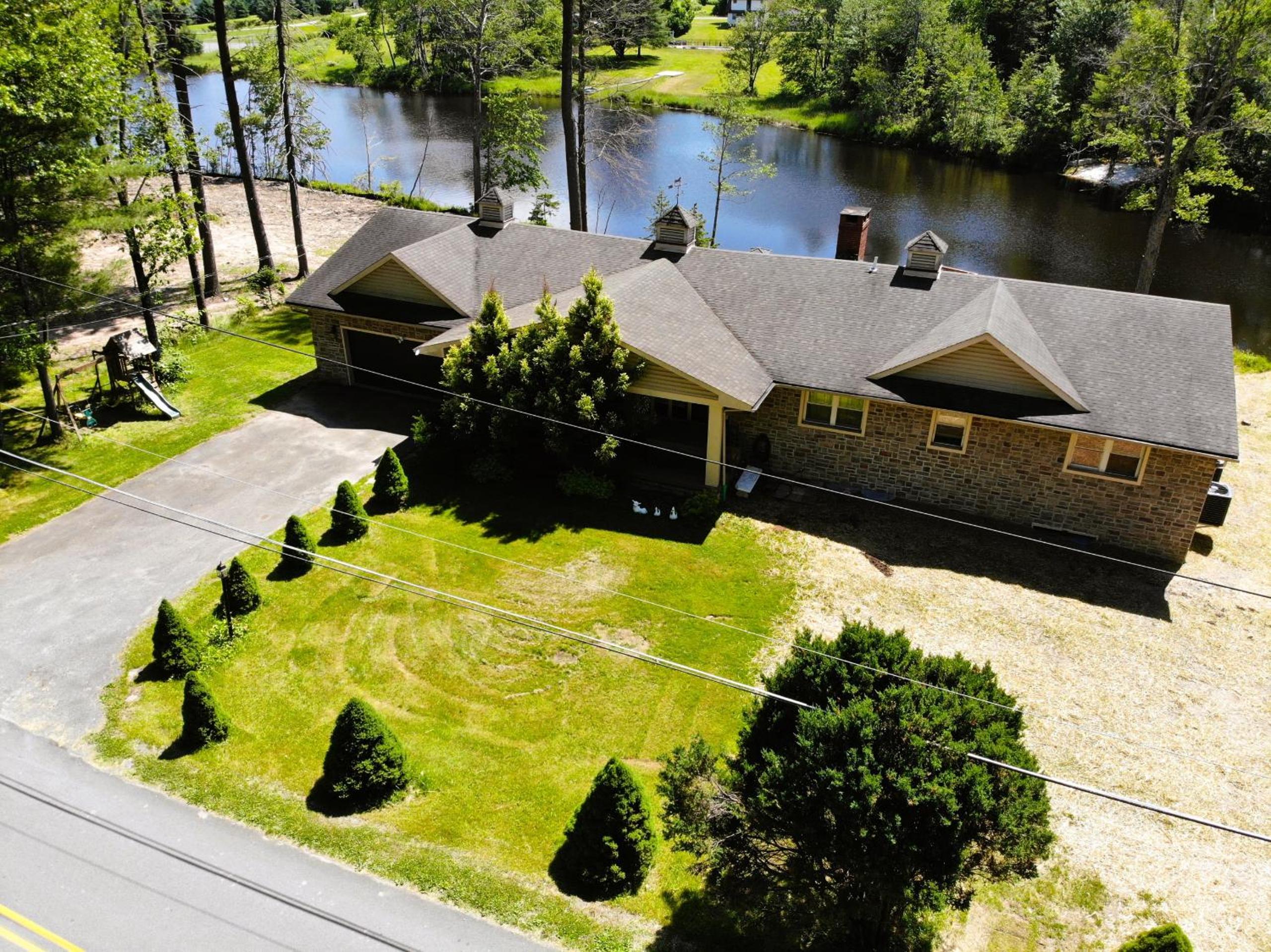 Hotel Luxury Lake Front Camelot Villa - Image 1