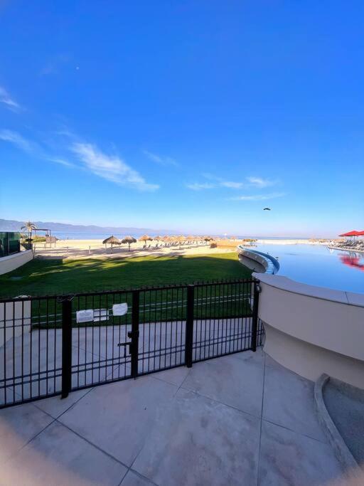 Grand V Beach Front Condo Torre 2000 view 4