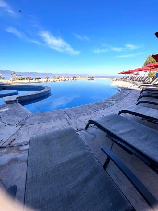 Grand V Beach Front Condo Torre 2000 view 5